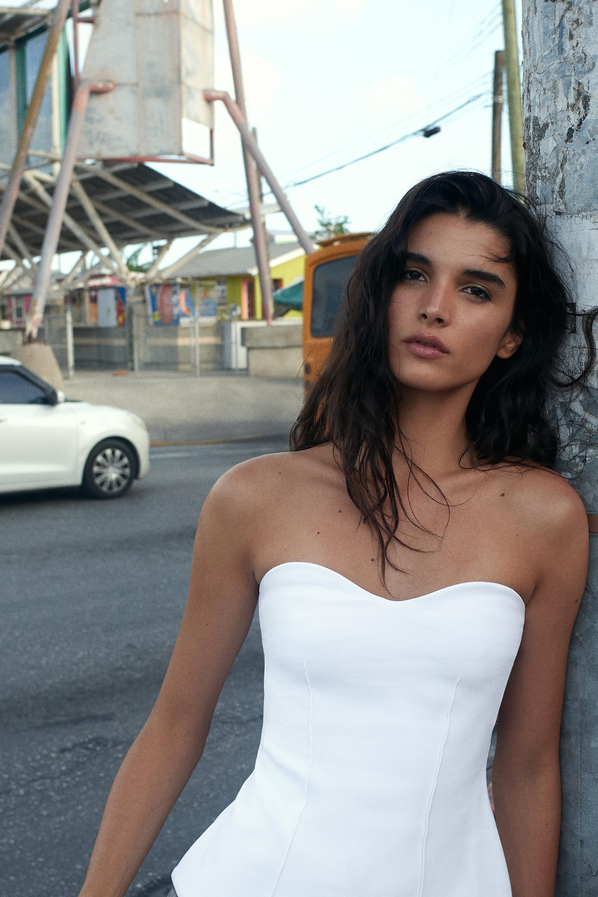 TOP BANDEAU D\u00c9COLLET\u00c9 C\u0152UR | Zara FR
