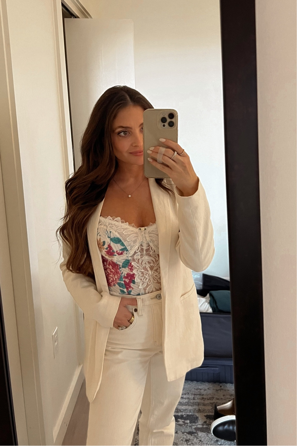 Classy summer outfit ideas

Summer outfit ideas, summer fashion, Abercrombie, free people, floral corset, floral bodysuit, embroidered top, embroidered bodysuit, lace bodysuit, lace corset, white blazer outfit, blazer outfits, white jeans, Abercrombie jeans, dinner date outfit ideas, brunch outfit ideas, casual bridal outfits

#LTKFind #LTKstyletip #LTKSeasonal