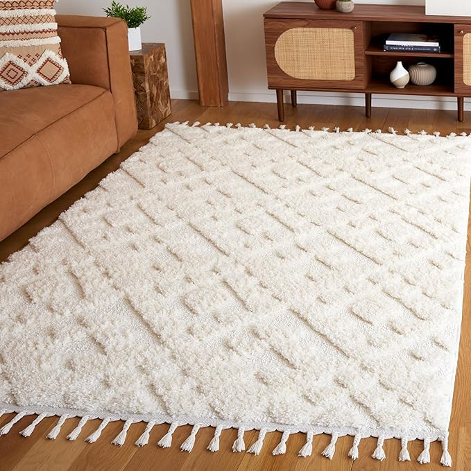 SAFAVIEH Area Rug 4x6 - Moroccan Tassel Shag Collection - Ivory, Non-Shedding & Easy to Clean, Pl... | Amazon (US)
