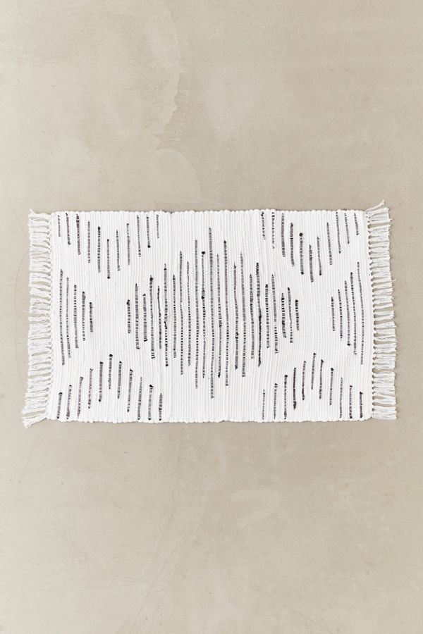 Quinn Woven Rug | Urban Outfitters (US and RoW)