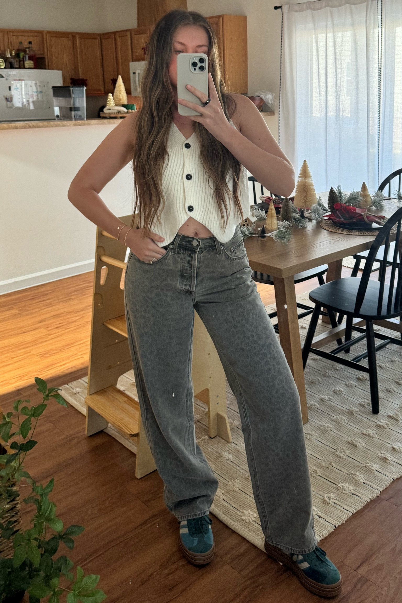 Transitional seasonal fit🌲✨

#LTKGiftGuide #LTKHoliday #LTKSeasonal