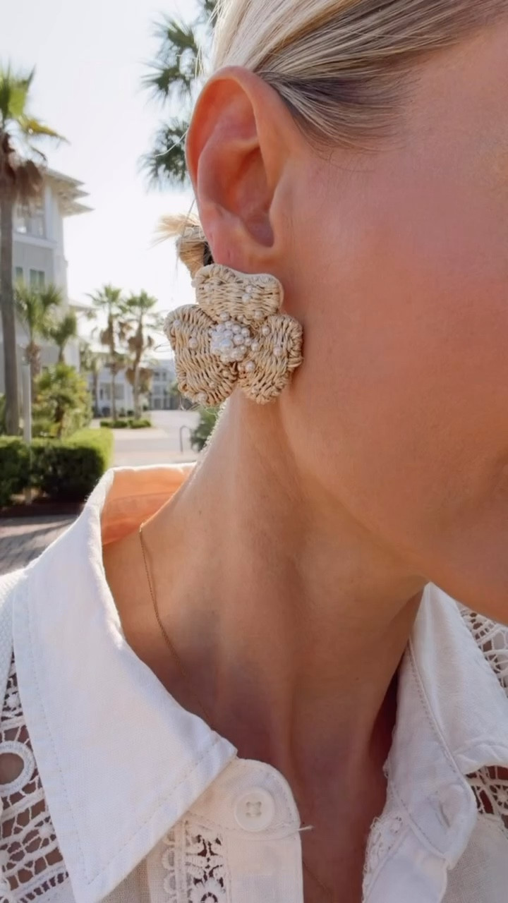 Obsessed with these floral raffia earrings! They are currently on major sale!

Loverly Grey, statement earrings, Ann taylor, Memorial Day sale, summer accessories

#LTKSeasonal #LTKSaleAlert