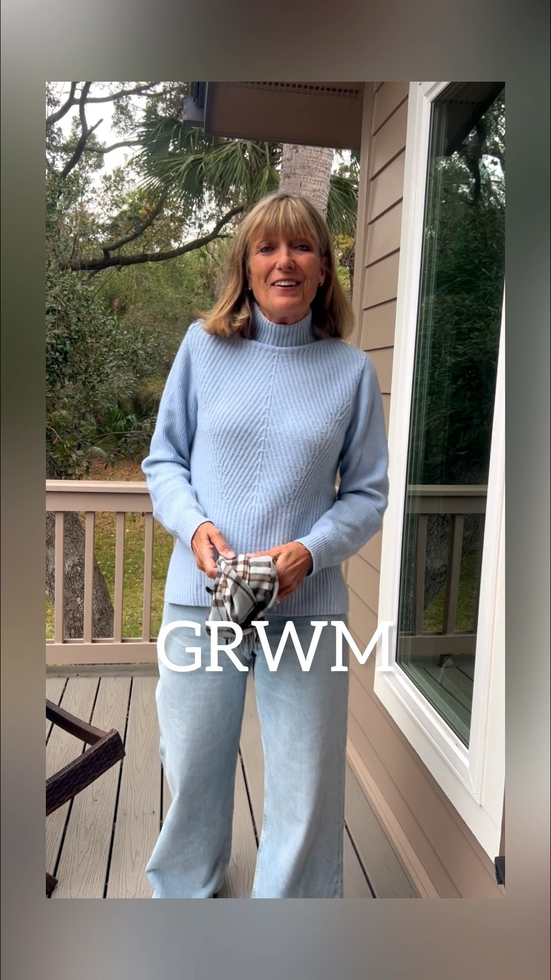 I love a monochromatic look, especially all light blue for the holidays! Grabbed my old closet staple Veronica Beard sweater and paired it with my fav jeans!! Light blue goes with camel, brown, cream, winter white, and of course, black!  Shop your closet first! 
Don’t have light blue? I linked a few ideas here  to try!!! 


#LTKMidsize #LTKSeasonal #LTKgrwm