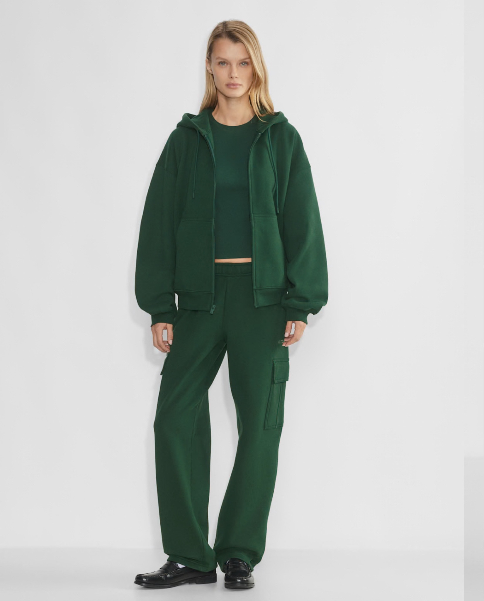Aritzia Cozy Fleece Mega Cargo™ Sweatpant in the color Stonepine Green

Aritzia HomeStretch™ Crew Longsleeve in the color stonepine green


Aritzia Cozy Fleece Mega Drop Shoulder Zip Hoodie in the color stonepine green. 

#LTKGiftGuide #LTKHoliday #LTKSeasonal