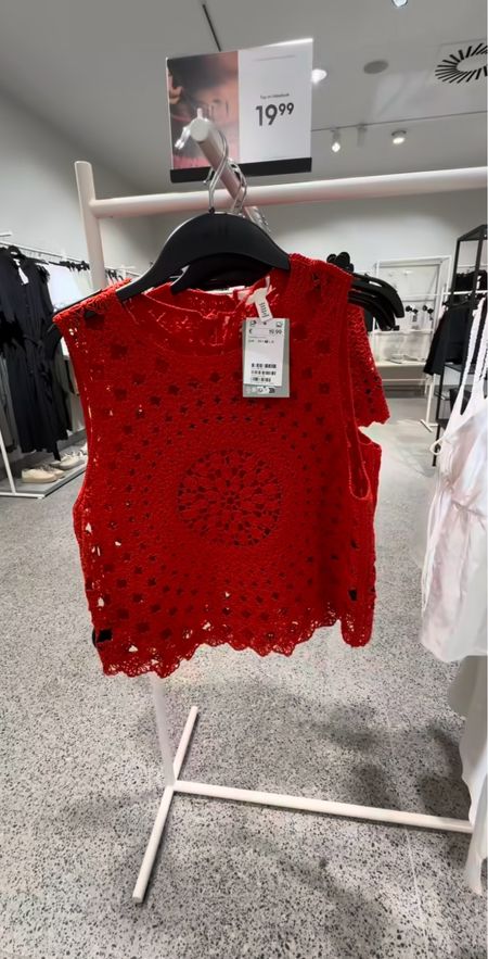 I'm obsessed with crochet, and this red top stole my heart! Straight into my closet it goes, plus the price is amazing! ❤️

#LTKSaleAlert #LTKU #LTKSeasonal