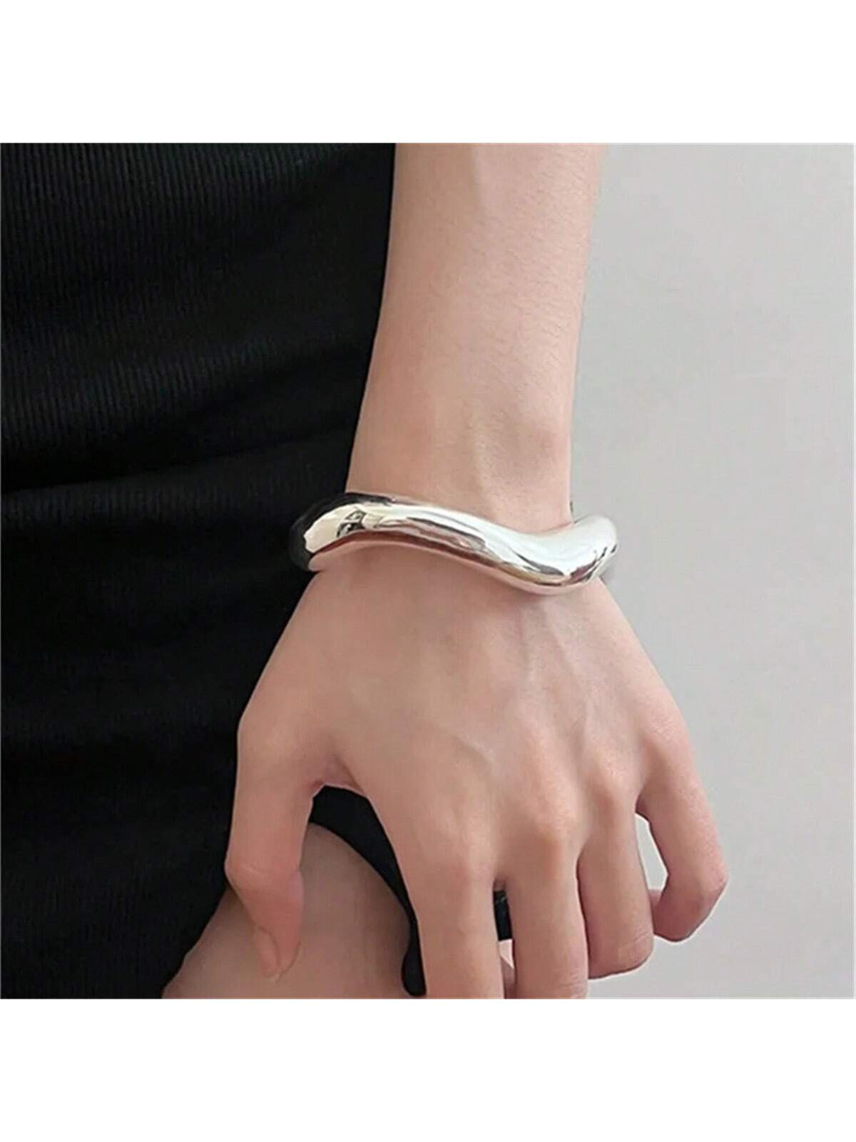 Metallic Abstract Exaggerated Asymmetrical Shape Bangle For Women, European And American Style Op... | SHEIN