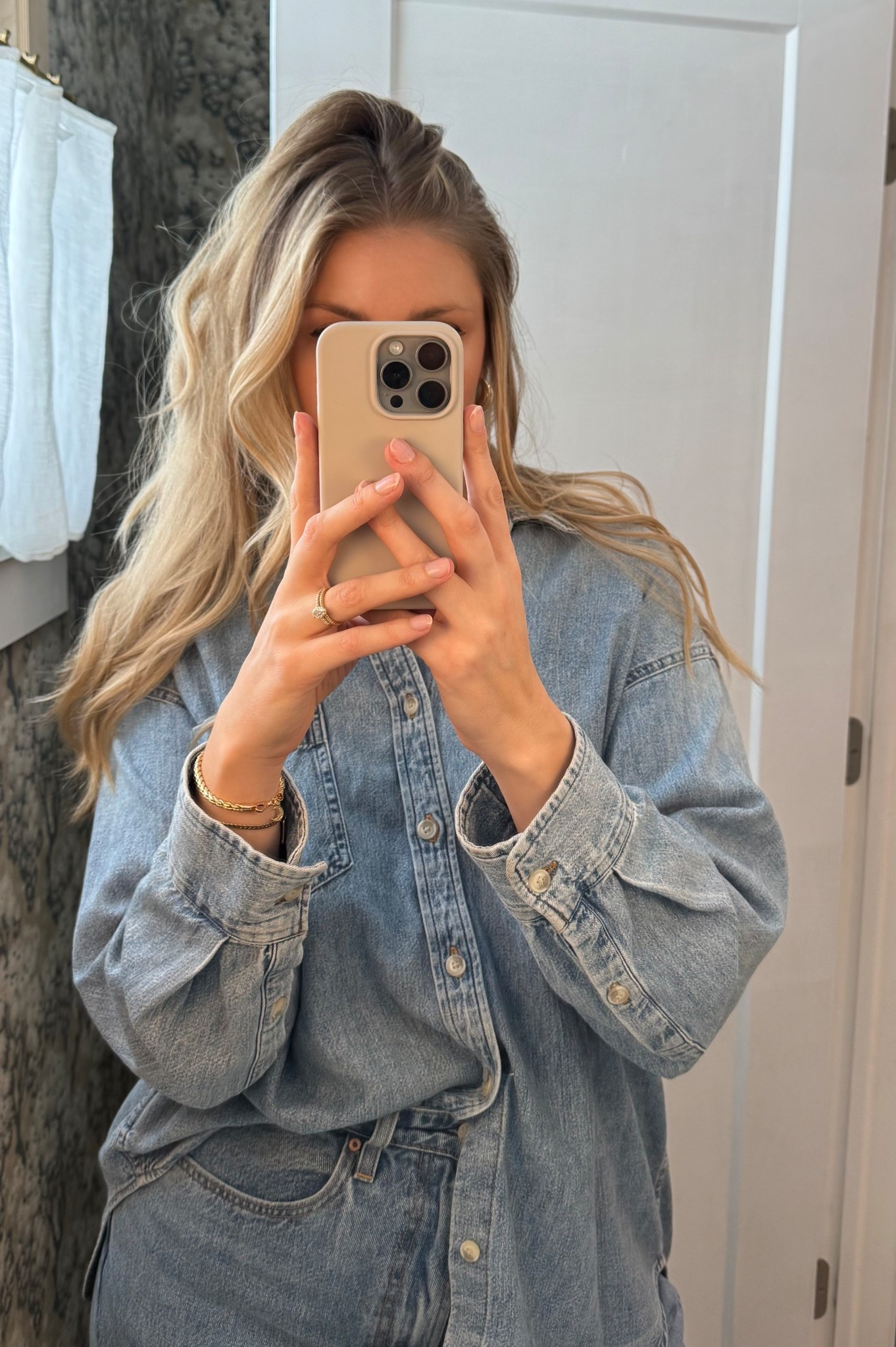 Denim on denim. ✨

#LTKjeans #LTKcanada