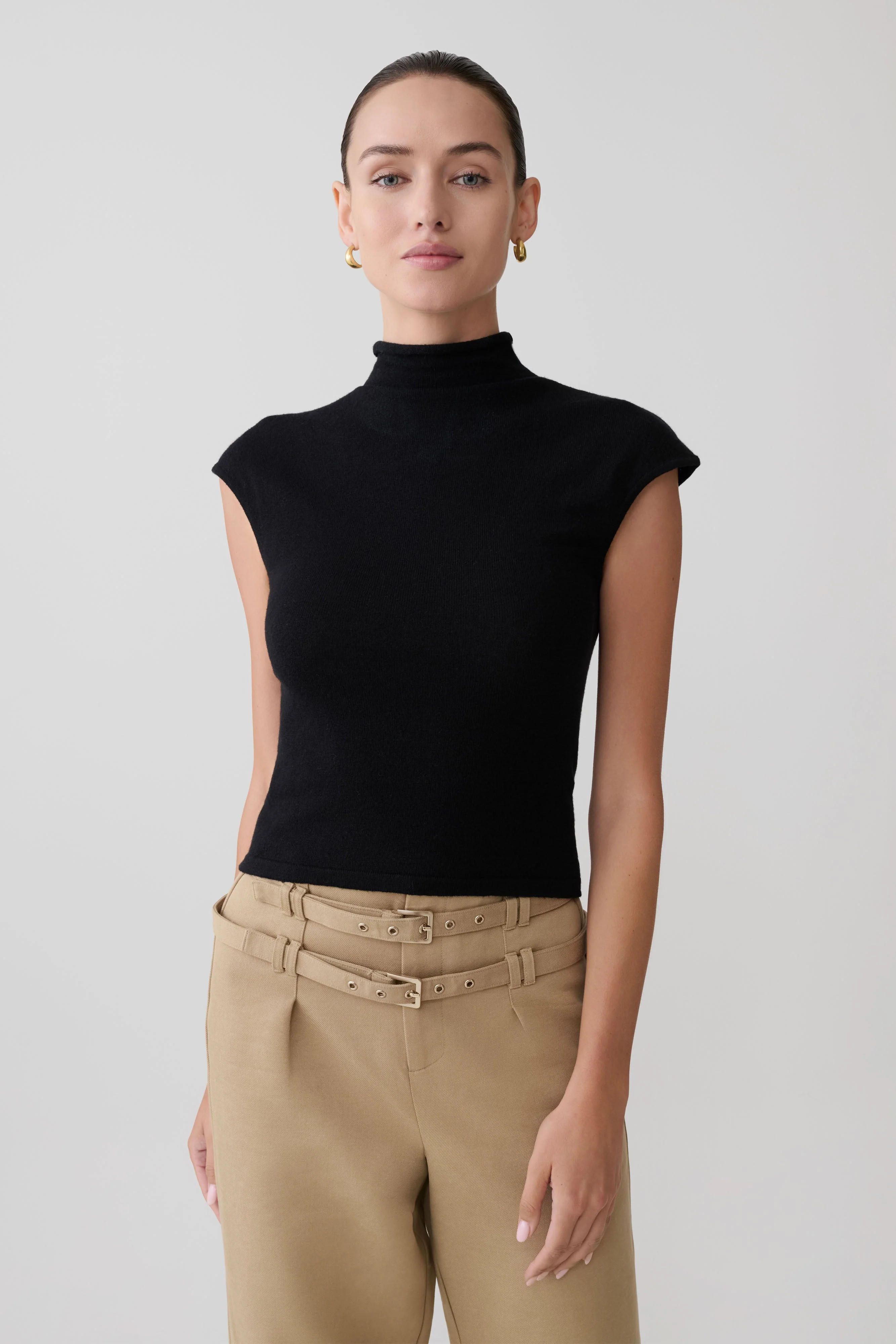 Sonny Short Sleeve Knit Top - Black | MESHKI US