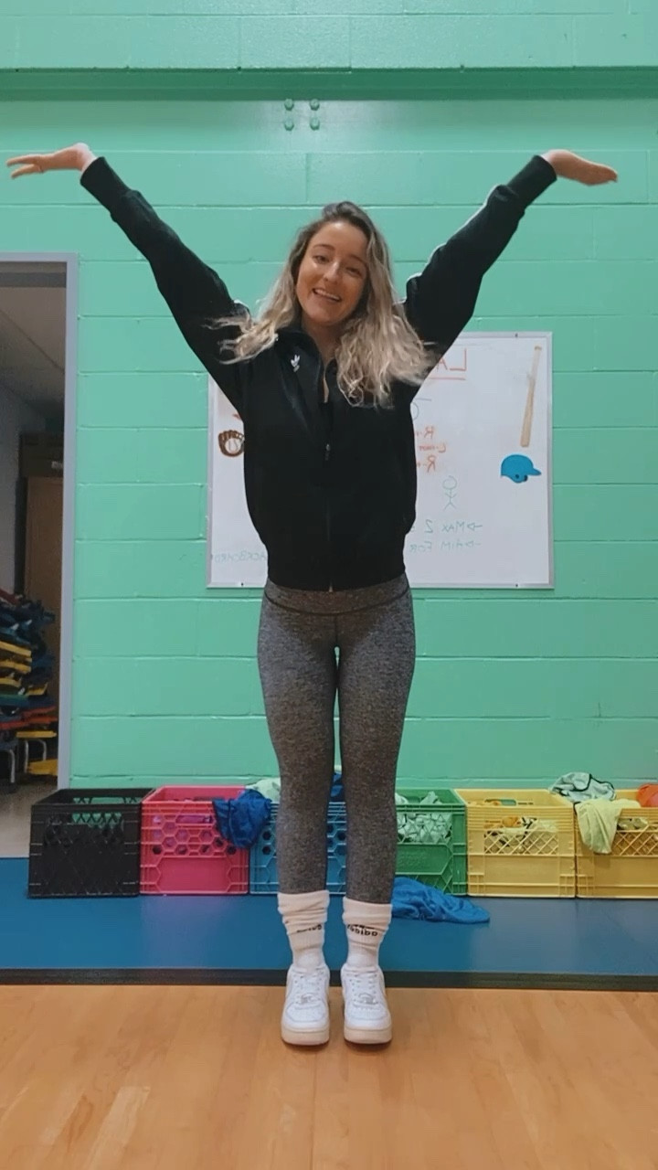 PE Teacher Fits 💪🏼
Top: Adidas
Bottom: lululemon
Shoes: Nike

#LTKfit