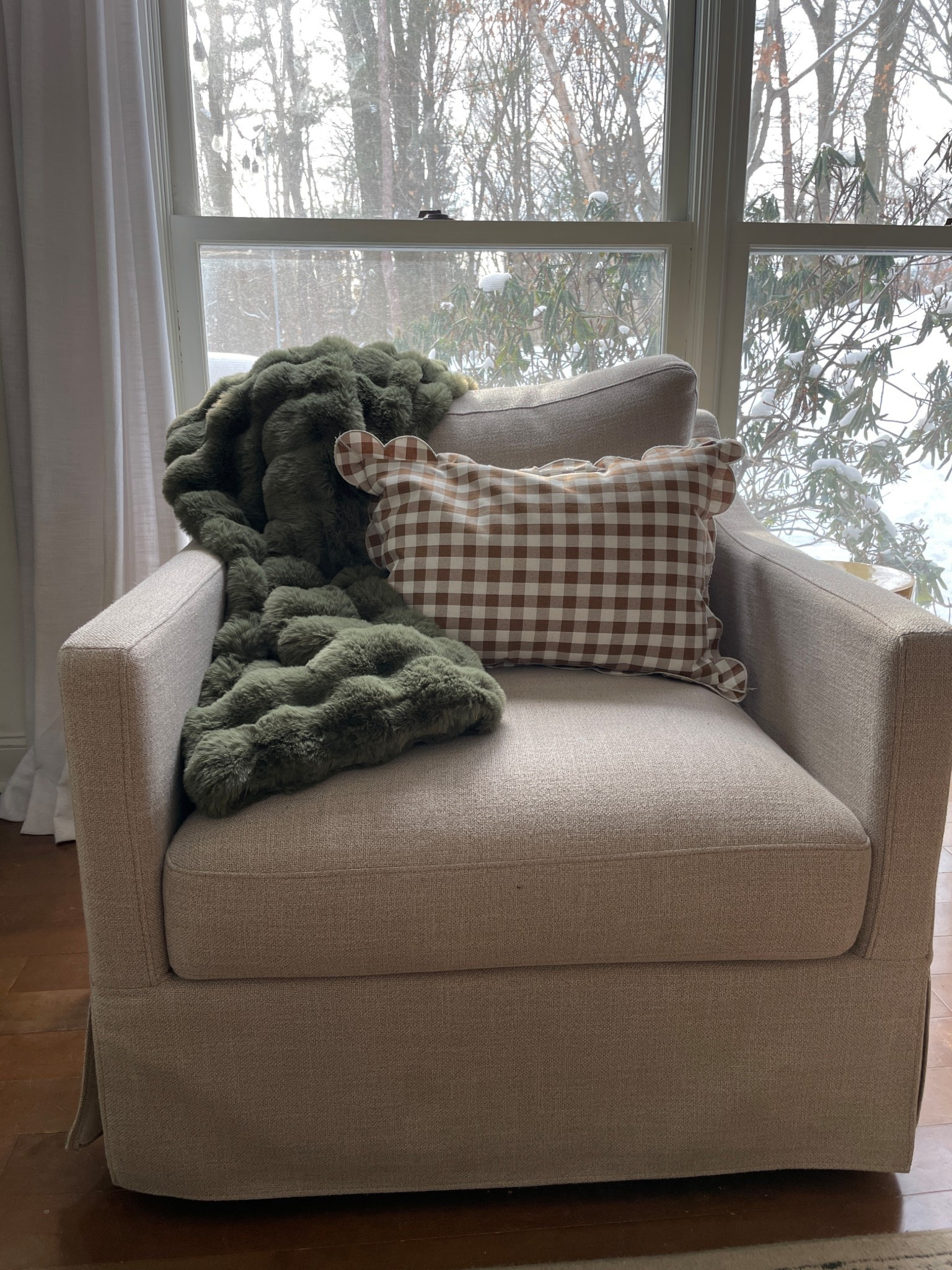 Love this new green COZY throw.  Perfect for all winter long with this gingham pillow.  

Target Vivian swivel chair.  Cozy green throw.  Gingham pillow.  Pinch pleat Homerilla curtains.  

#LTKHoliday #LTKSeasonal #LTKHome