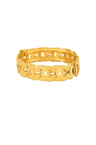 chanel Chanel Coco Mark Bangle in Gold - Metallic Gold. Size all. | FWRD 