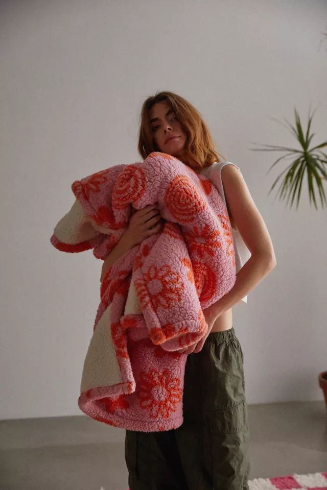 Printed Sherpa Throw Blanket | Urban Outfitters (US and RoW)