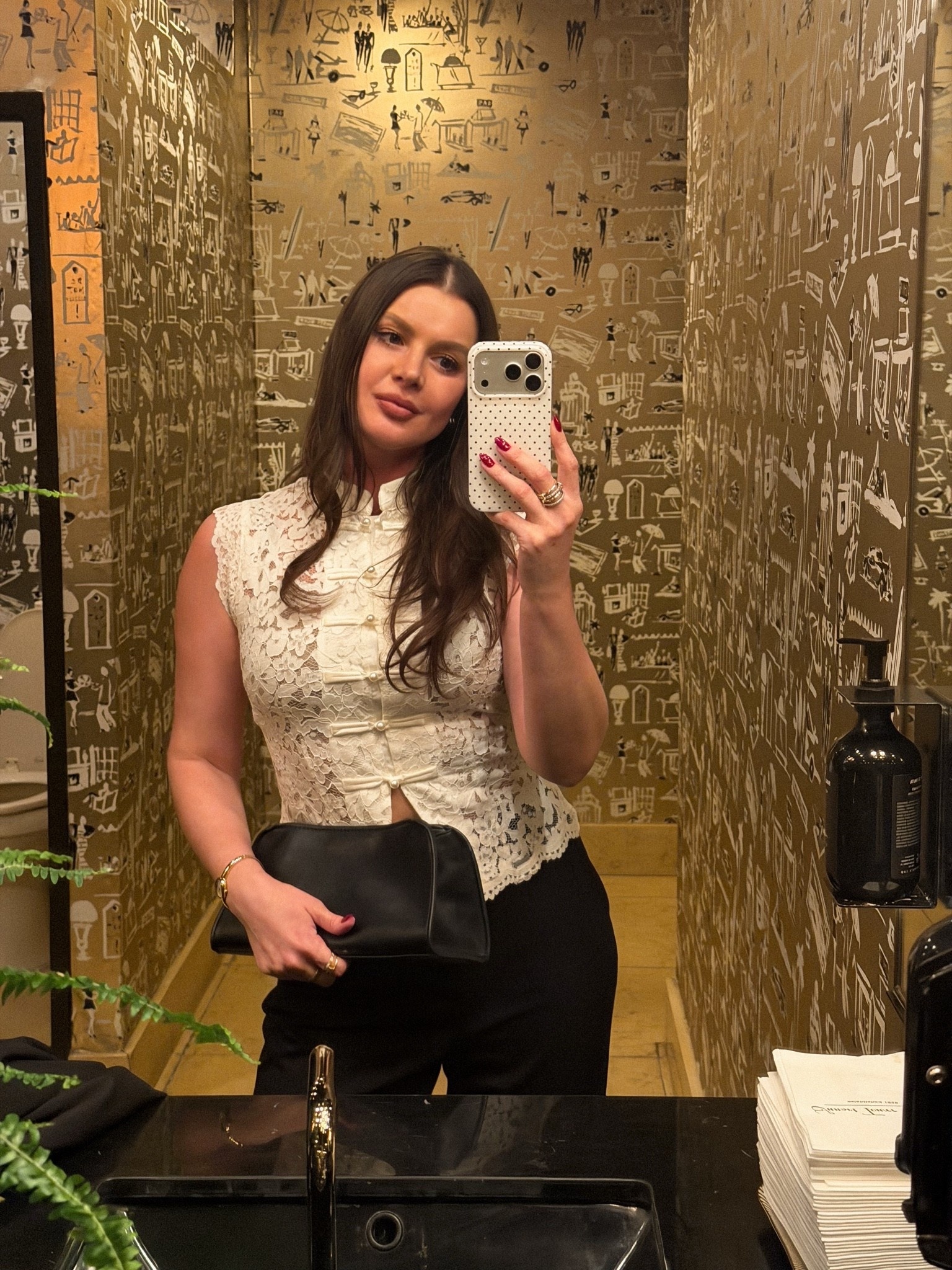 Chic outfit for the night

#LTKootd #LTKgrwm #LTKWorkwear