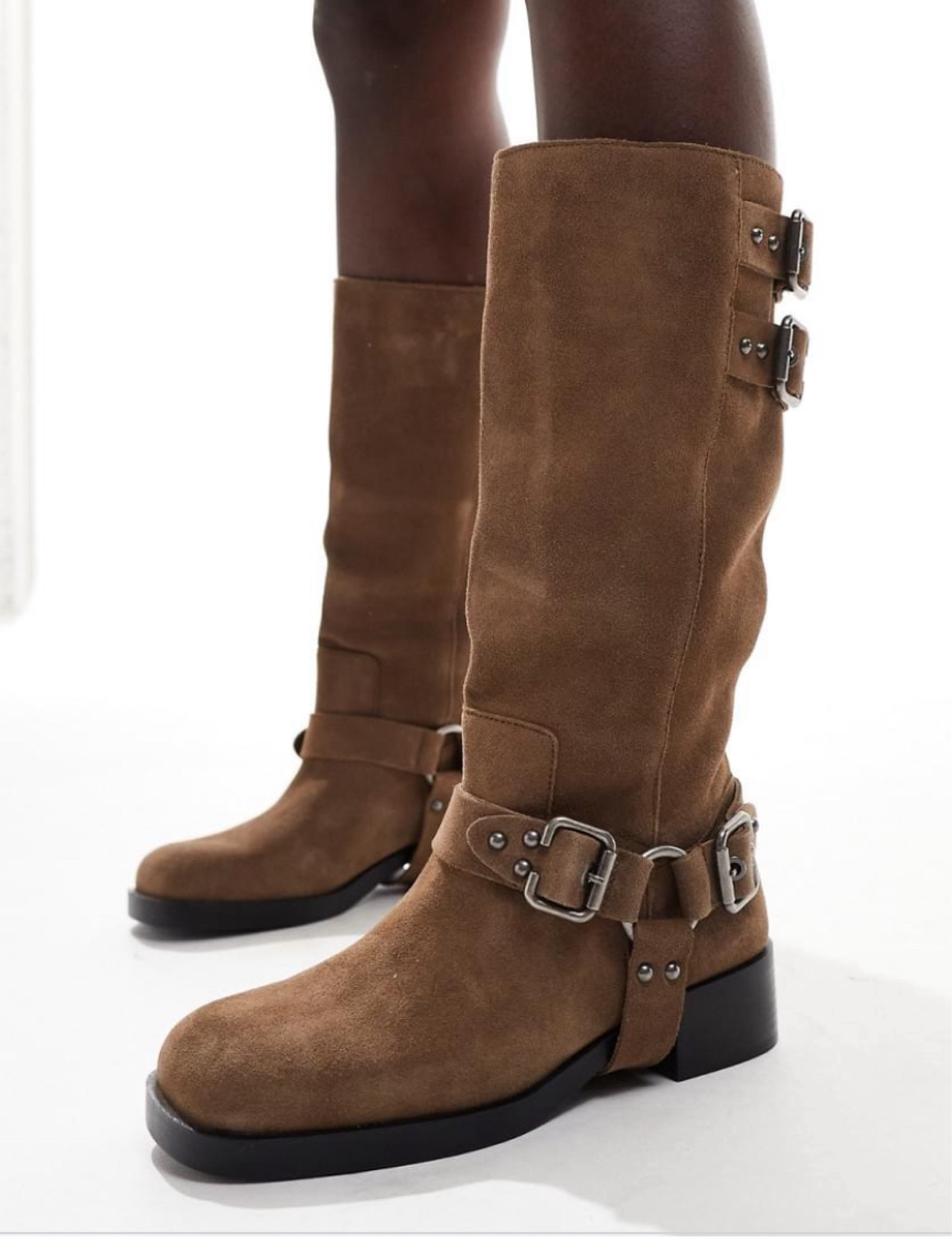 Bottes marron suédine 

#LTKfrance #LTKshoes #LTKautumn