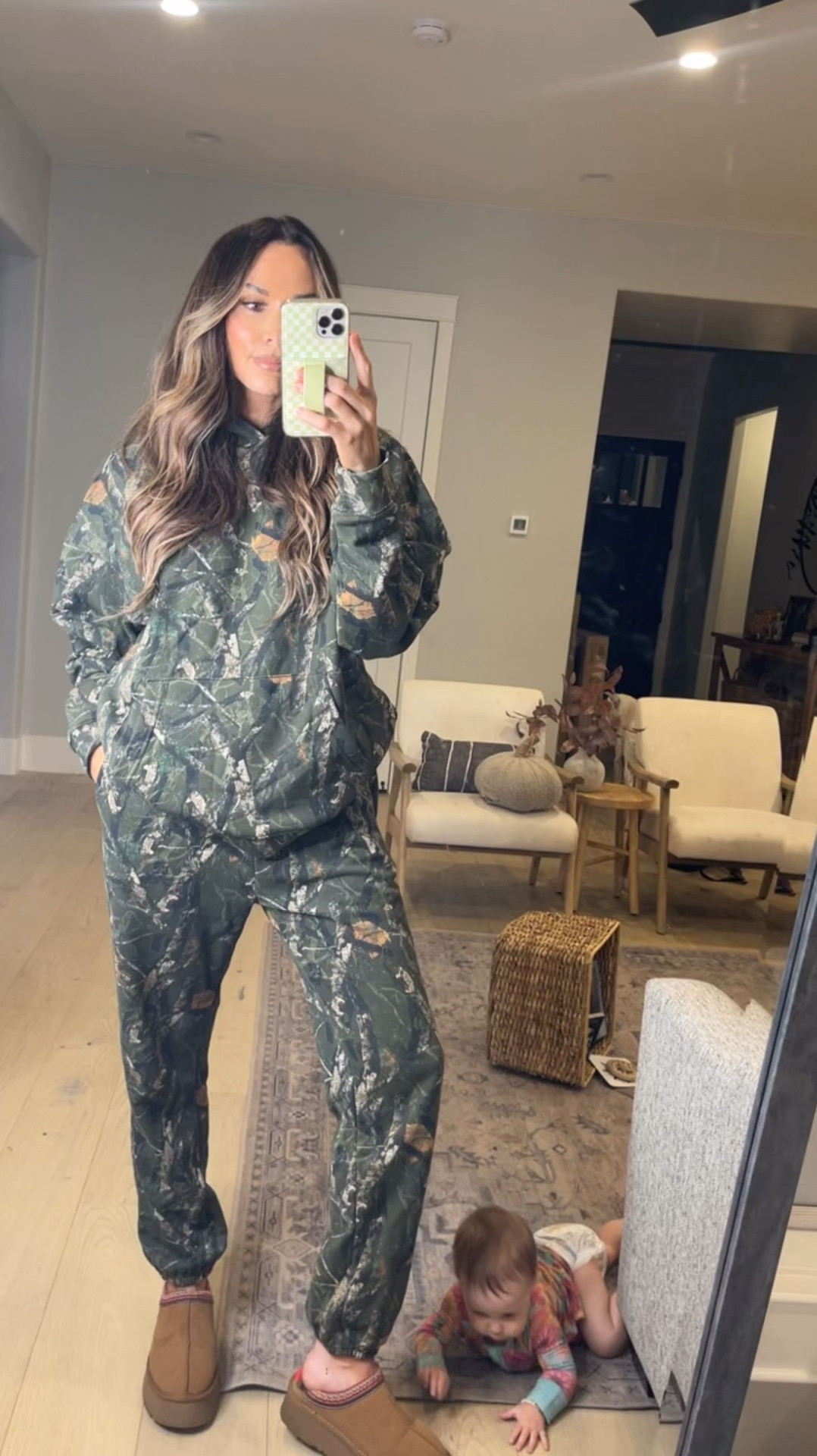 $19 size medium in the sweatpants and a large in the hoodie so cozy 

#LTKFindsUnder50 #LTKStyleTip