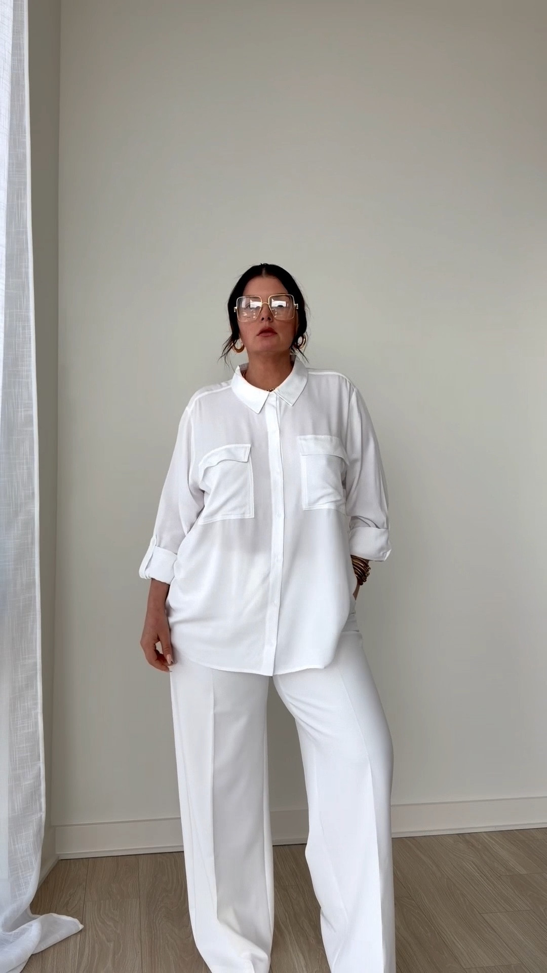 I found you the best elevated basics for work and everyday life. 

The classic editor trousers are so versatile. While you can wear them for work they’re a great piece to pair with a fitted tee and flat sandal for an elevated casual look this spring.

& you already know how versatile a classic button down is! I love the utility pockets and rolled sleeves on this style.

Trousers run tts
Sized up twice in the white button down
Sized up once in the tan button down

@Express #expresspartner #dresstoexpress