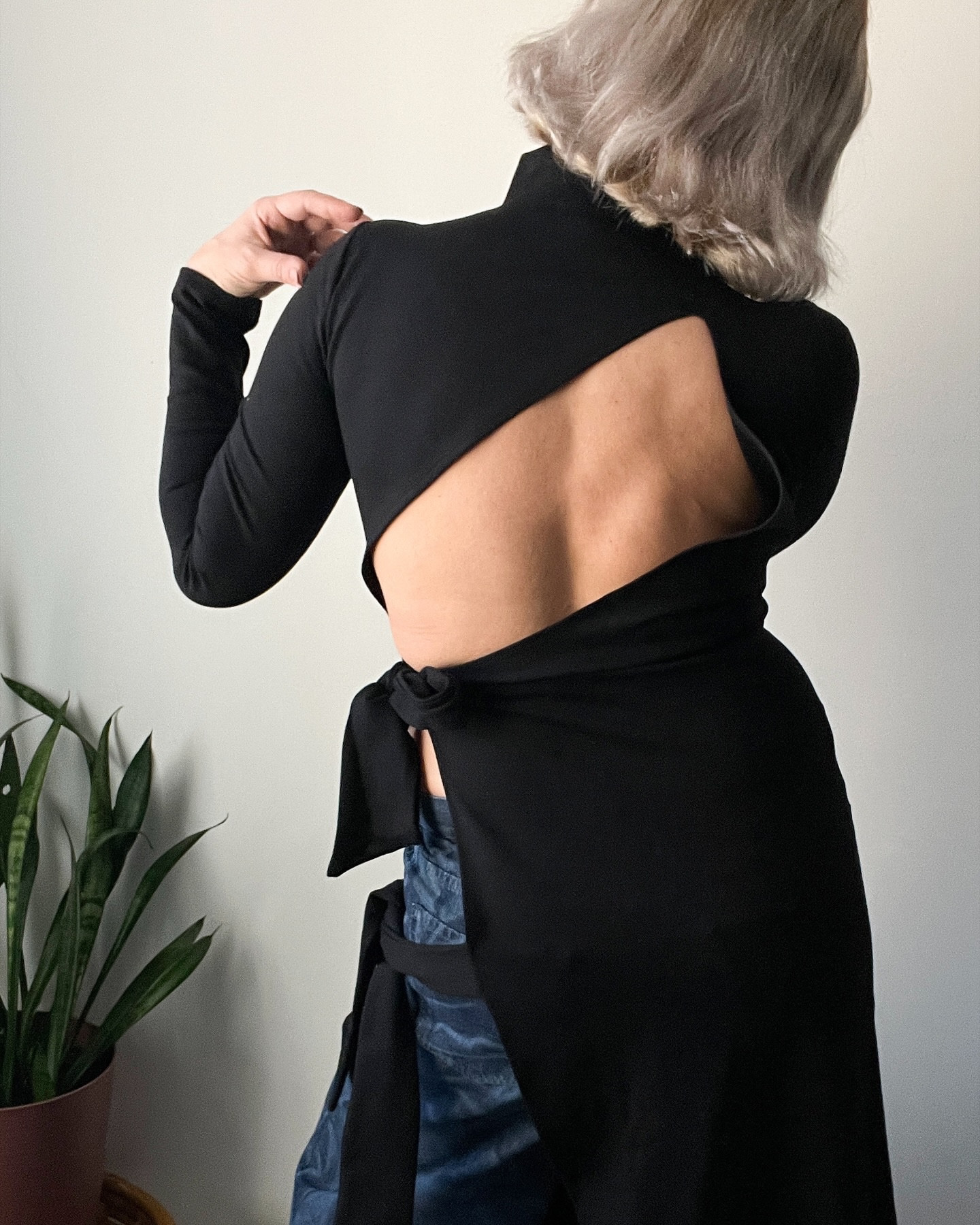 Keep calm and share your sustainable style 

@bnto.rent $20 bonus credits with code H67CDG
Dress @saemdistudios 
Pants @viavia.live @viaviadenim 

Shoes thrifted @poshmark @ysl 

#myposhinsider #secondhandsunday