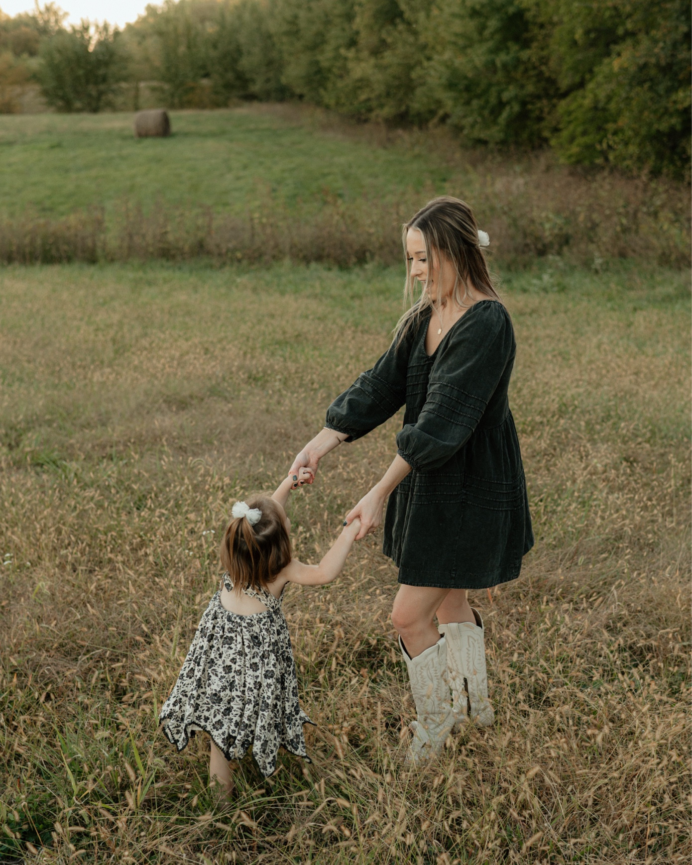My outfit from fall family pics 🖤