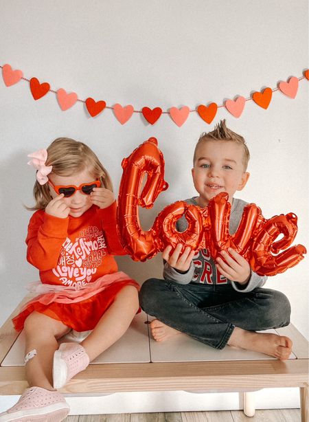 The cutest Valentine’s Day class party favors that are not food items! So many great options with a clickable coupon code too! ❤️

#LTKsalealert #LTKkids #LTKSeasonal
