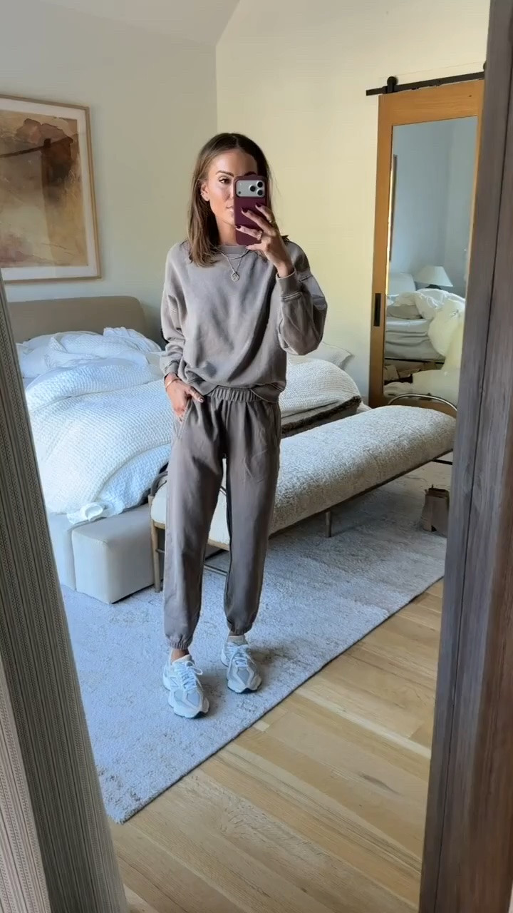 Cozy sweats 40% off today! 😍