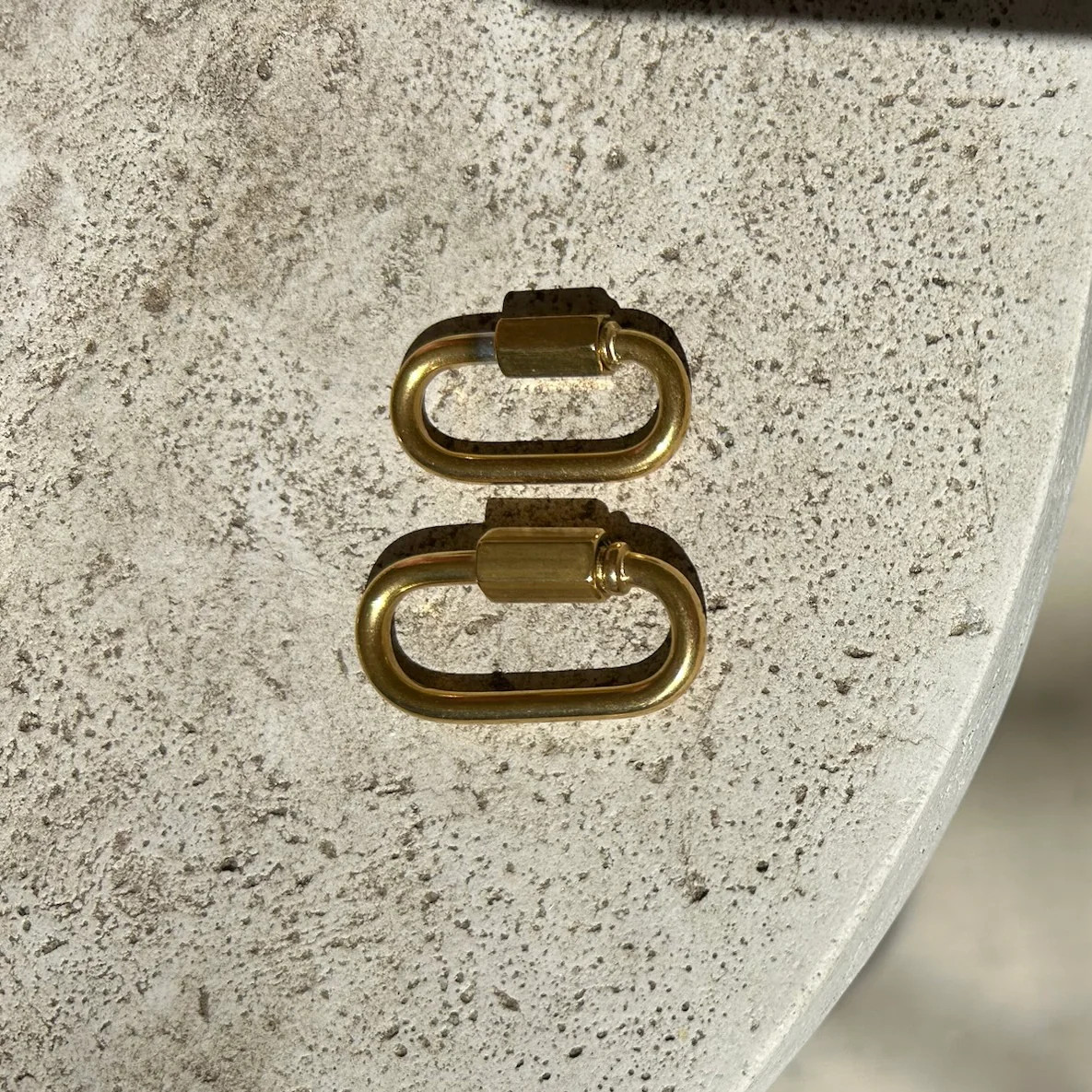 Carabiner Classic Locks | La Lumiere NY