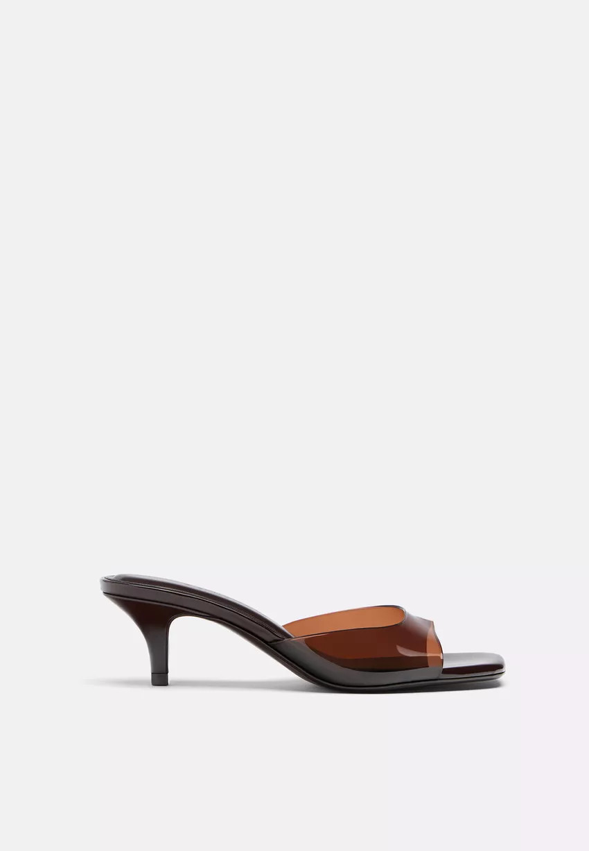 Mules à talon en vinyle - Sandales femme | Stradivarius France | Stradivarius (FR)