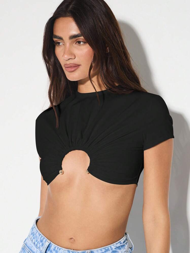 KIZN Cutout Crop Top With Ring Detail Short Sleeve Modern Design Fashion Statement Piece Summer Festival Minimalist Design Contemporary Style,Sexy Top | SHEIN