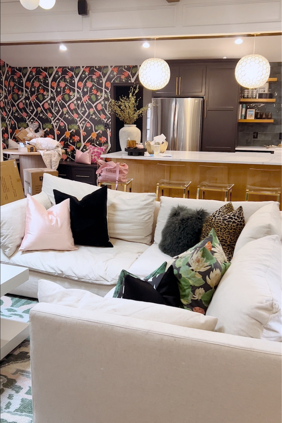 Home
Decor
Home decor
Living room
Couch
Pillows
Throw pillows
Sections
Modern
Rug
Wallpaper
Kitchen


#LTKstyletip #LTKunder50 #LTKhome