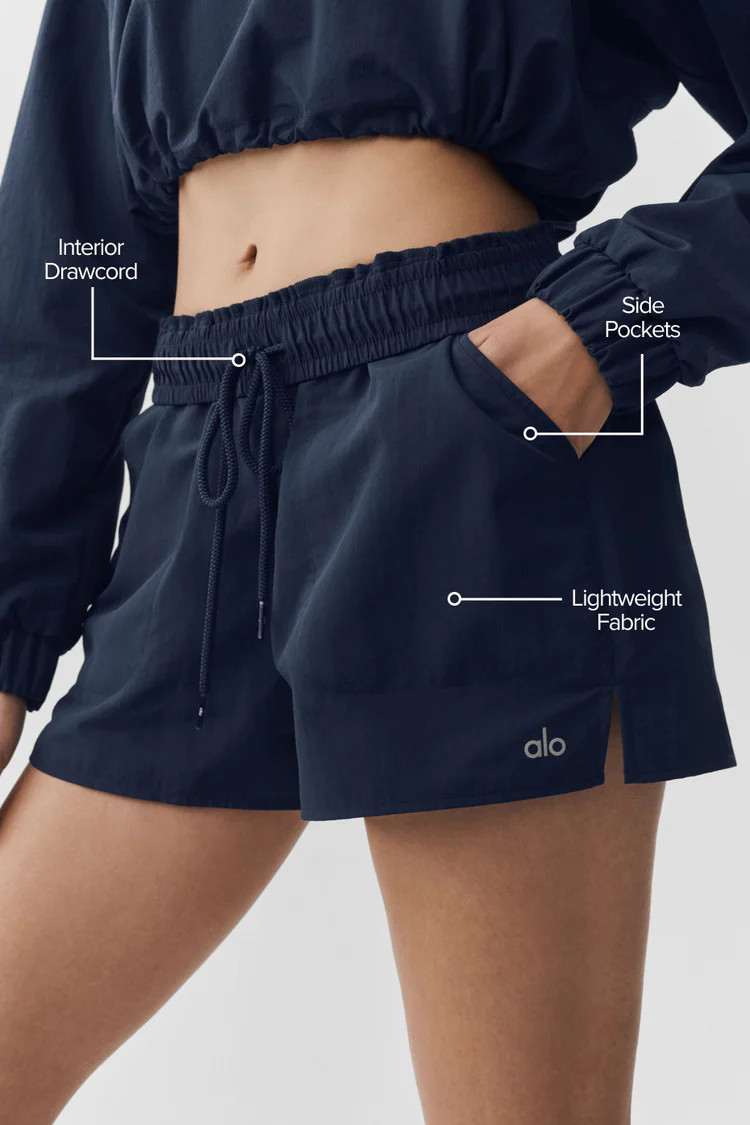Core: NavyShop All | Alo Yoga (US)