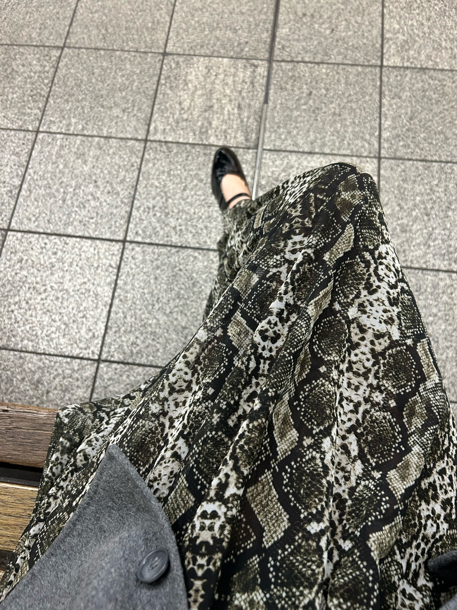 Fall outfits, fall fashion, fall shoes, work outfit, workwear, autumn outfit, winter outfit, grey wool jacket, snake print midi dress, black mary jane shoes, Mulberry bag, Mulberry Bayswater backpack, midi dress, work dress, winter dress, winter style

 

 #LTKuk #LTKwinter #LTKworkwear