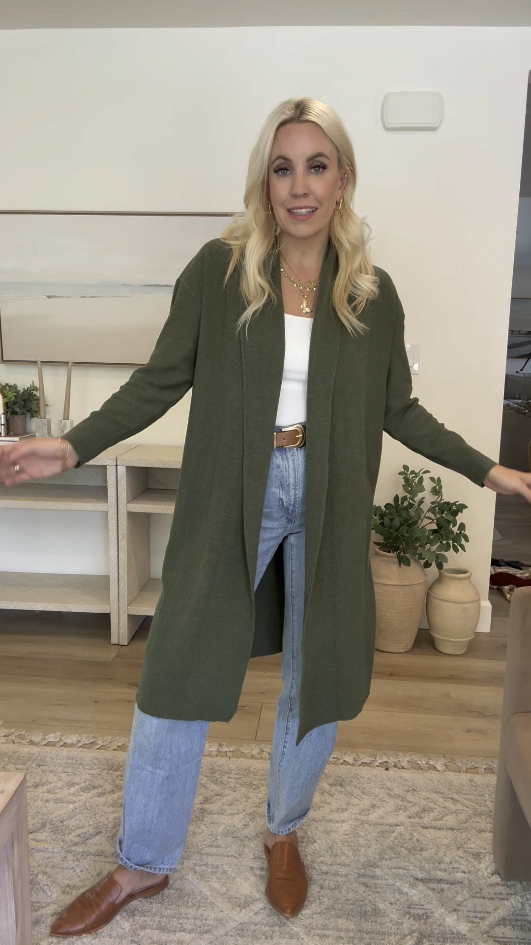 This cardigan is a little bit longer than the black one and it is just as good! It’s only $18 and comes in several colors. This could be styled so many different ways. I’m wearing a medium

#LTKFindsUnder100 #LTKFindsUnder50 #LTKStyleTip