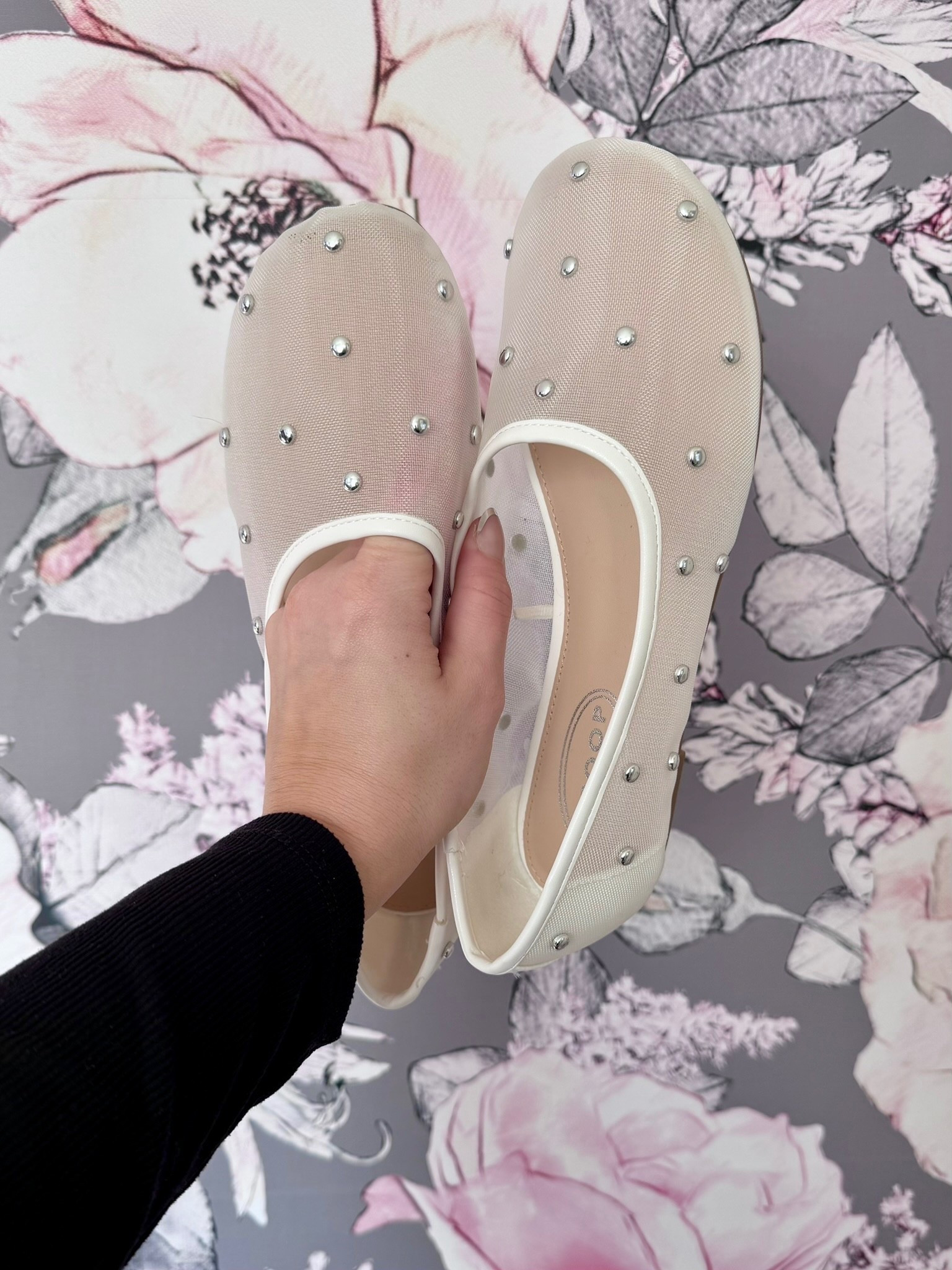 Scoop beaded mesh flats - Size 1/2 down 

#LTKootd #LTKWorkwear #LTKSeasonal