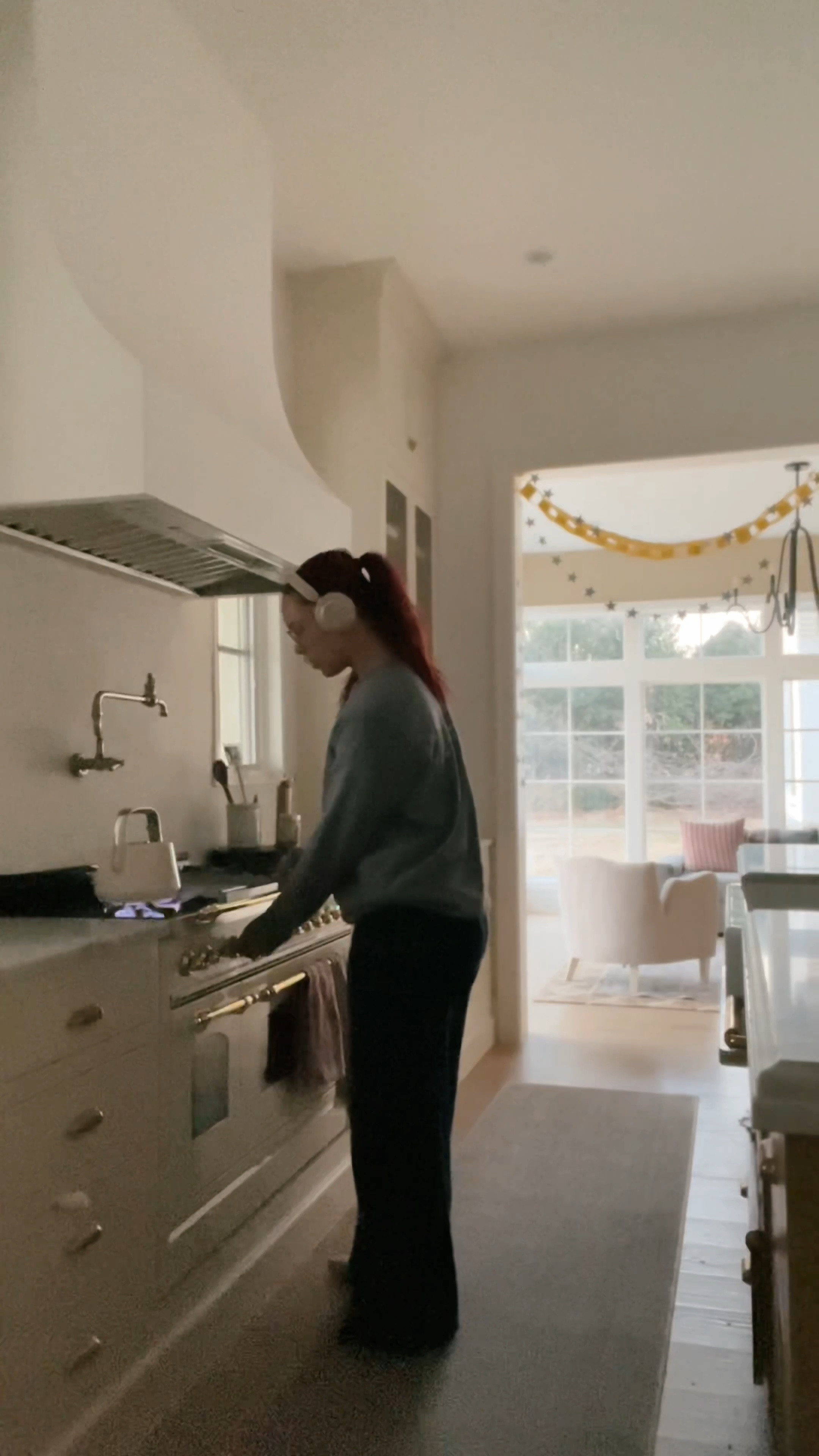 I tried to link everything I get questions on in this video from bedding, kitchen gadgets, nail-polish and everything in between. 

Morning in the life
Day in the life
Home
Nail Polish
Motherhood
Mom life
Bedding

#LTKKids #LTKFamily #LTKHome