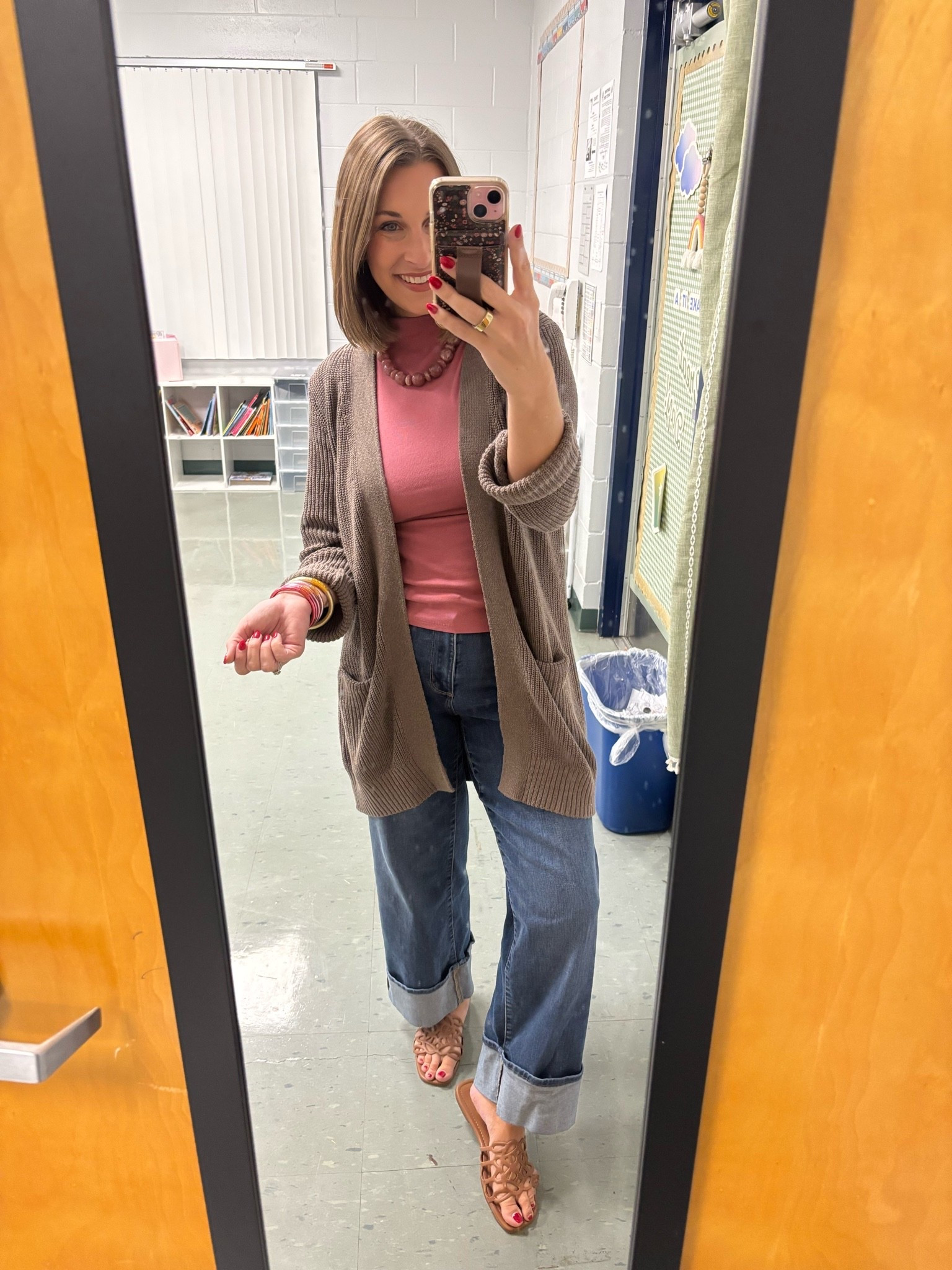 Teacher work ootd- fall cardigan, mock neck tank and wide leg cuff jeans! Classic pieces for your closet 

TTS

#LTKootd #LTKgrwm #LTKdayinmylife