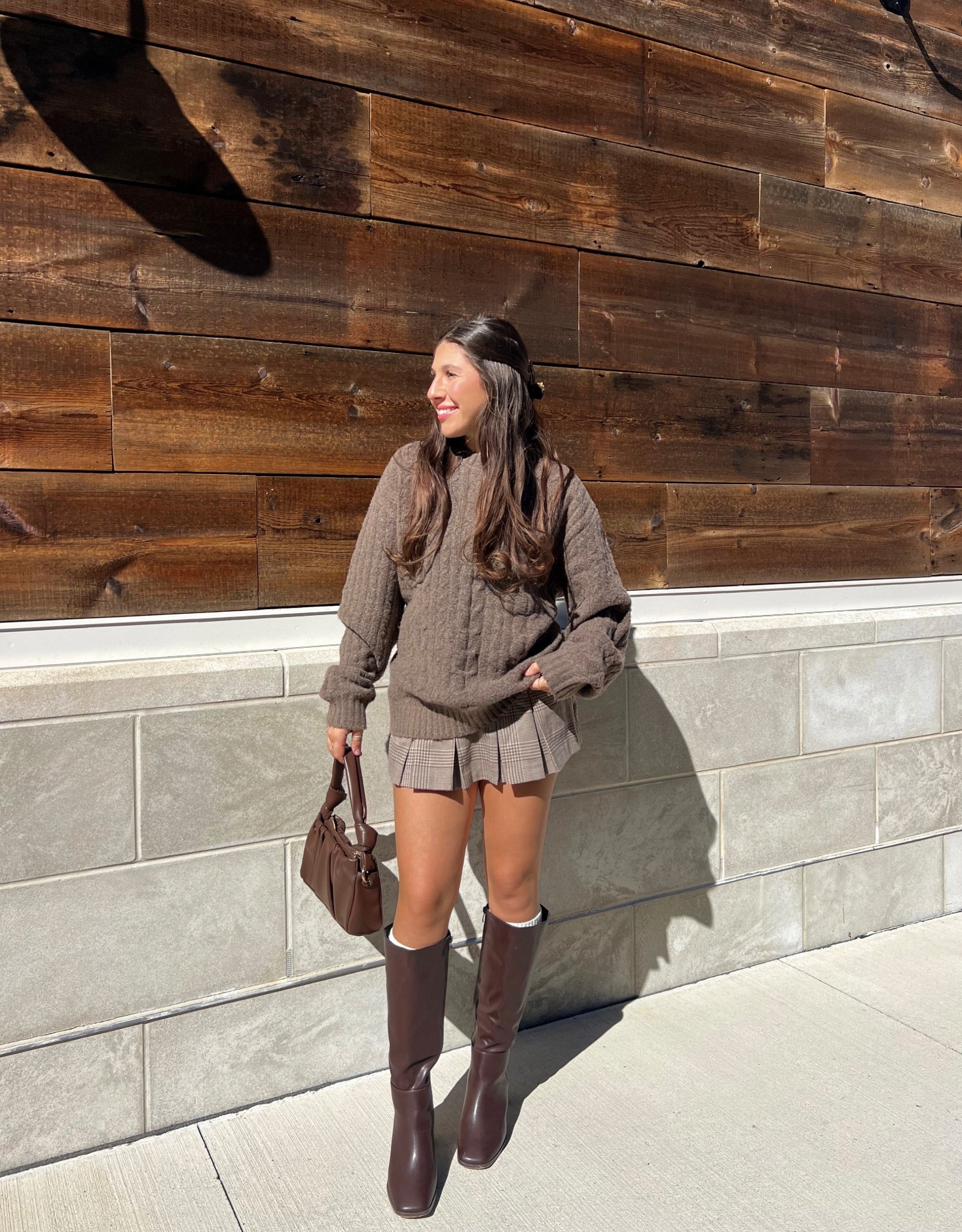 autumn attire 🤎☕️🧸


Size medium sweater( runs big/oversized)
Size small skirt
#fallfashion #fall #falloutfit #falloutfitinspo #fallfashiontrends #miniskirt #brownoutfit #teleties

#LTKHalloween #LTKStyleTip #LTKSeasonal