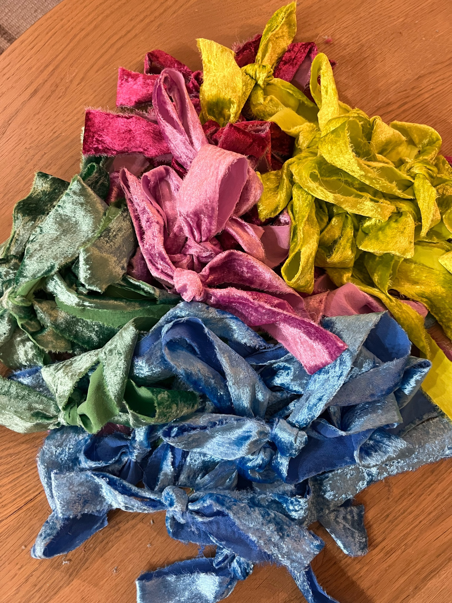 The perfect velvet ribbon for Christmas!! I just tied mine all into bows & put them all over my tree. They look AMAZING. 