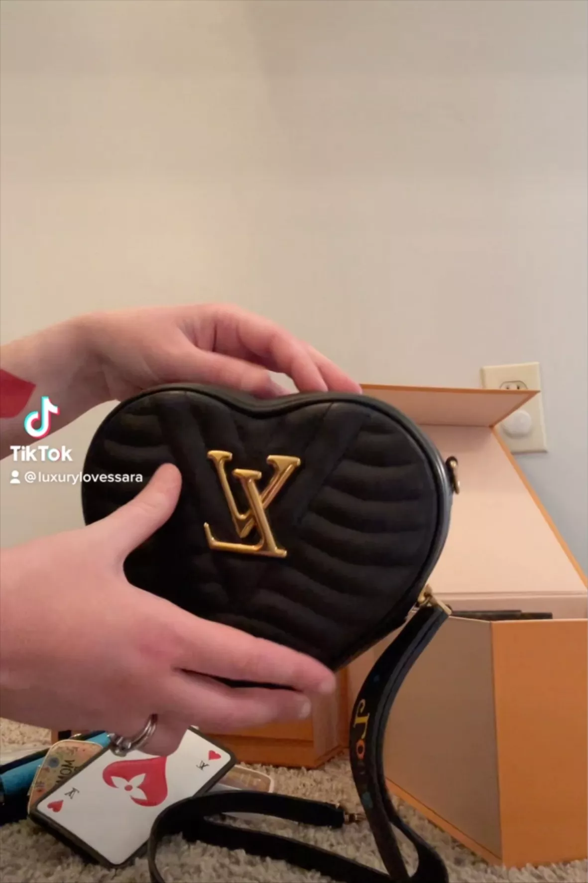 Louis Vuitton M52796 NEW WAVE HEART Bag