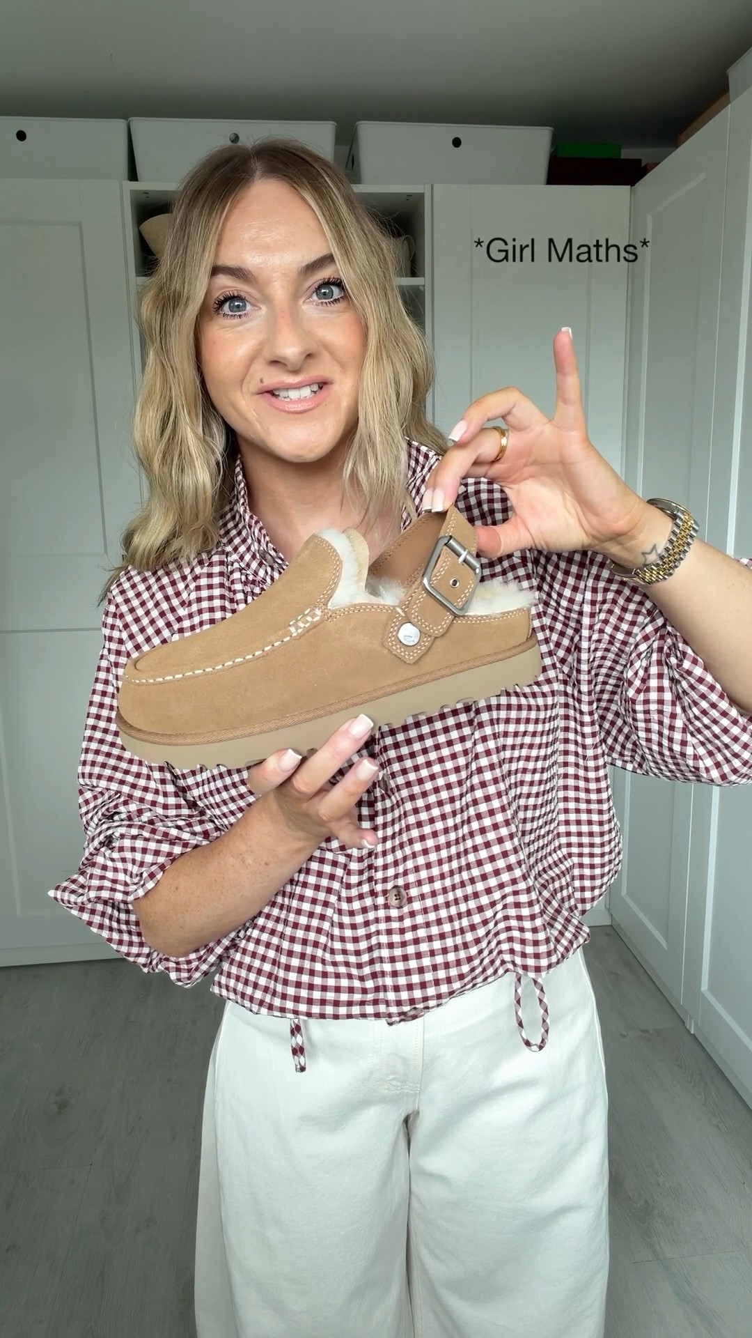 Ugg evelina clogs unboxing & try on + 3 outfit ideas for them!

#LTKautumn #LTKshoes #LTKjeans