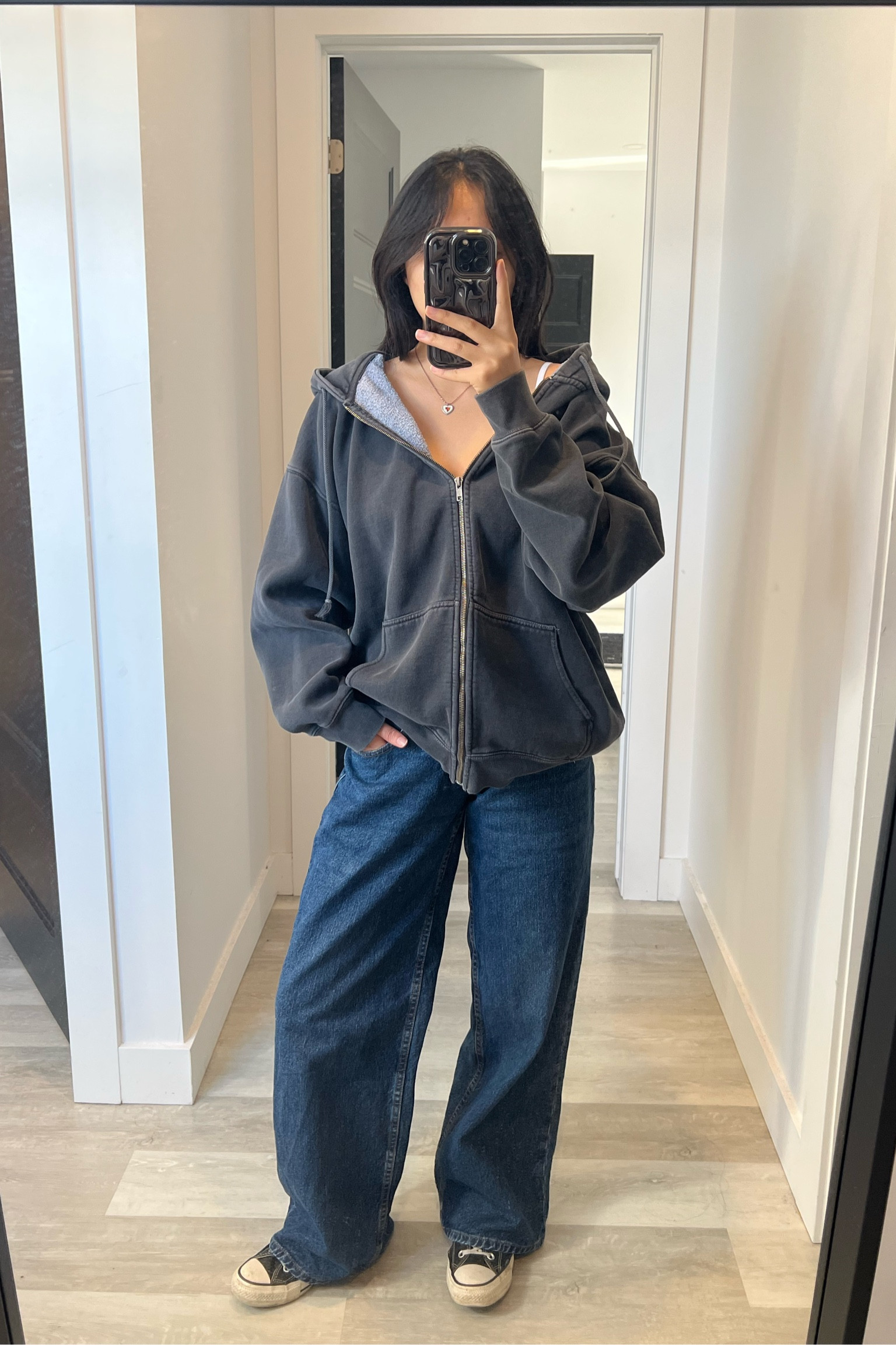 top: brandy Christy hoodie in black
jeans: motel rocks extra wide low rise jeans in mid indigo blue (W24 L32)