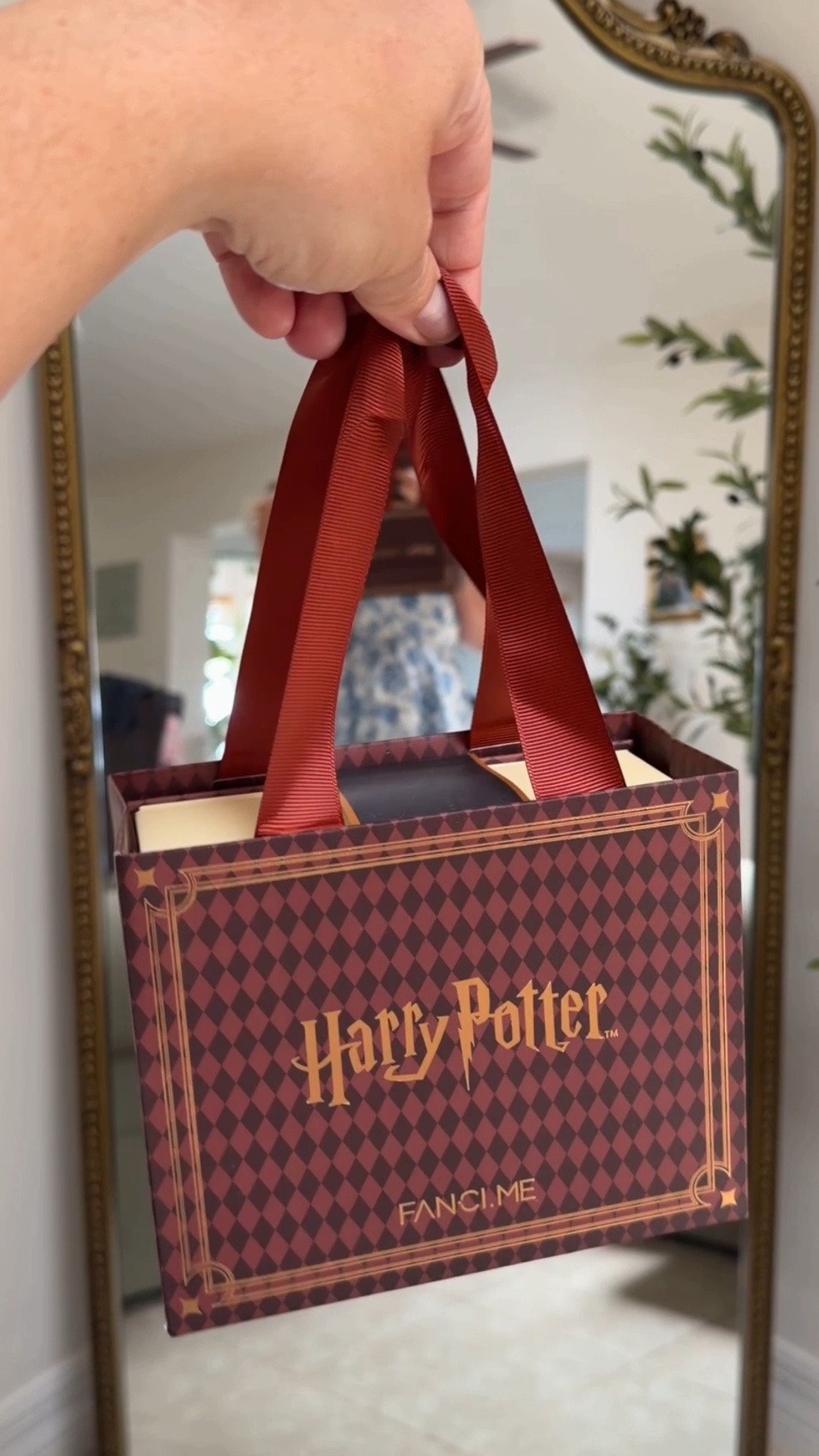 ✨ Calling all Harry Potter fans! ⚡️ These magical pieces from Fanci.me are the perfect mix of elegance, sparkle, and wizarding-world nostalgia. From Golden Snitch-inspired details to enchanting designs, every piece feels like a little bit of Hogwarts magic you can wear every day. 🪄💫 #HarryPotterInspired #FanciMe #JewelryLover #WizardingWorld #MagicalStyle #FantasyJewelry #HarryPotterFan