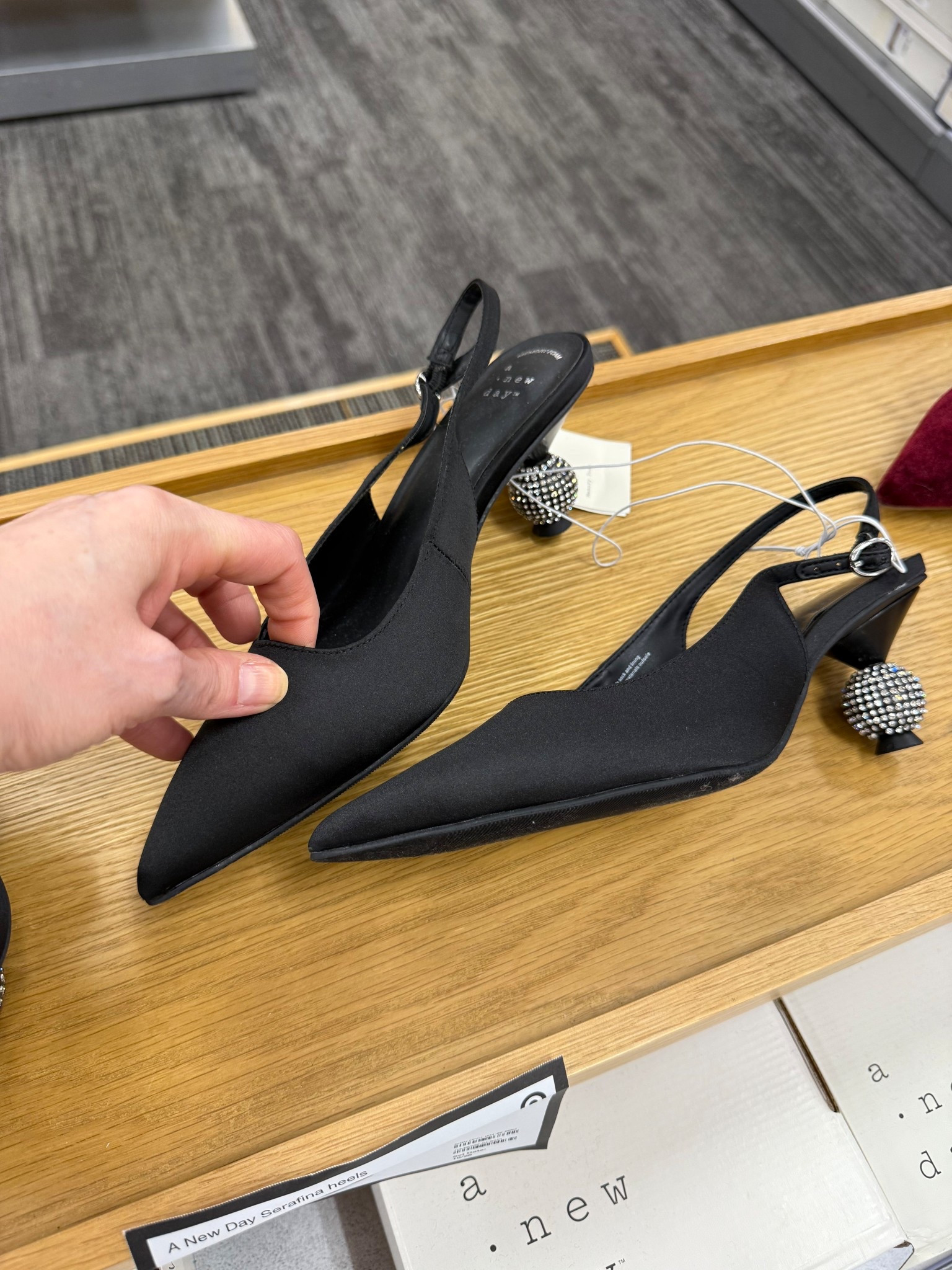 Gorgeous black slingbacks with rhinestone detail at the heel. 40% off!

#LTKSeasonal #LTKHoliday #LTKSaleAlert