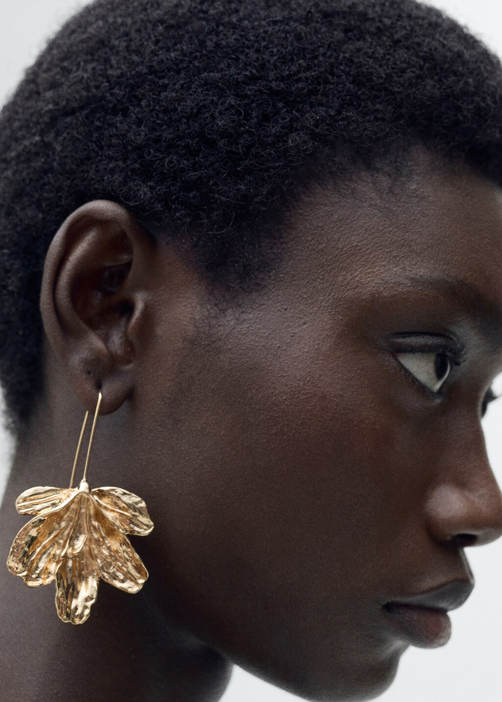 Hanging floral earrings - Women | MANGO USA | Mango (US/MX/AU)