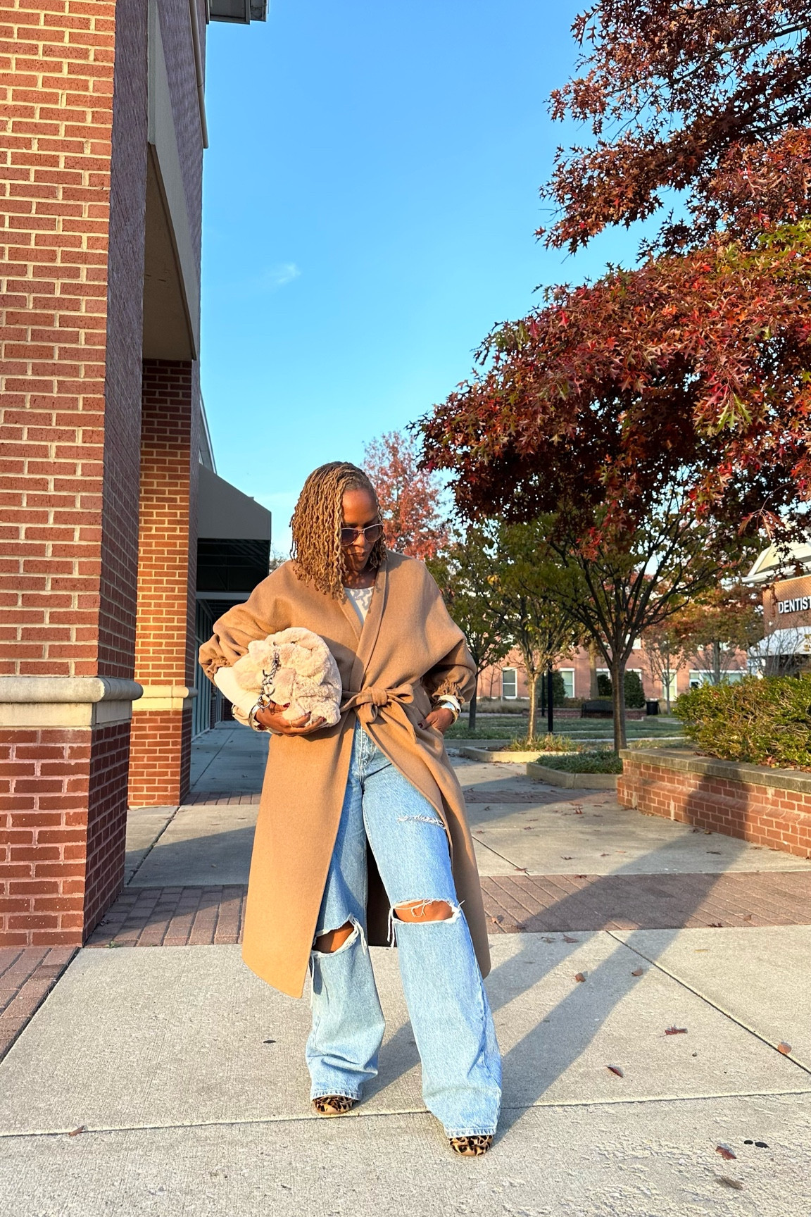 Casual chic denim ripped jeans and leopard sneakers 

#LTKShoeCrush #LTKStyleTip #LTKItBag