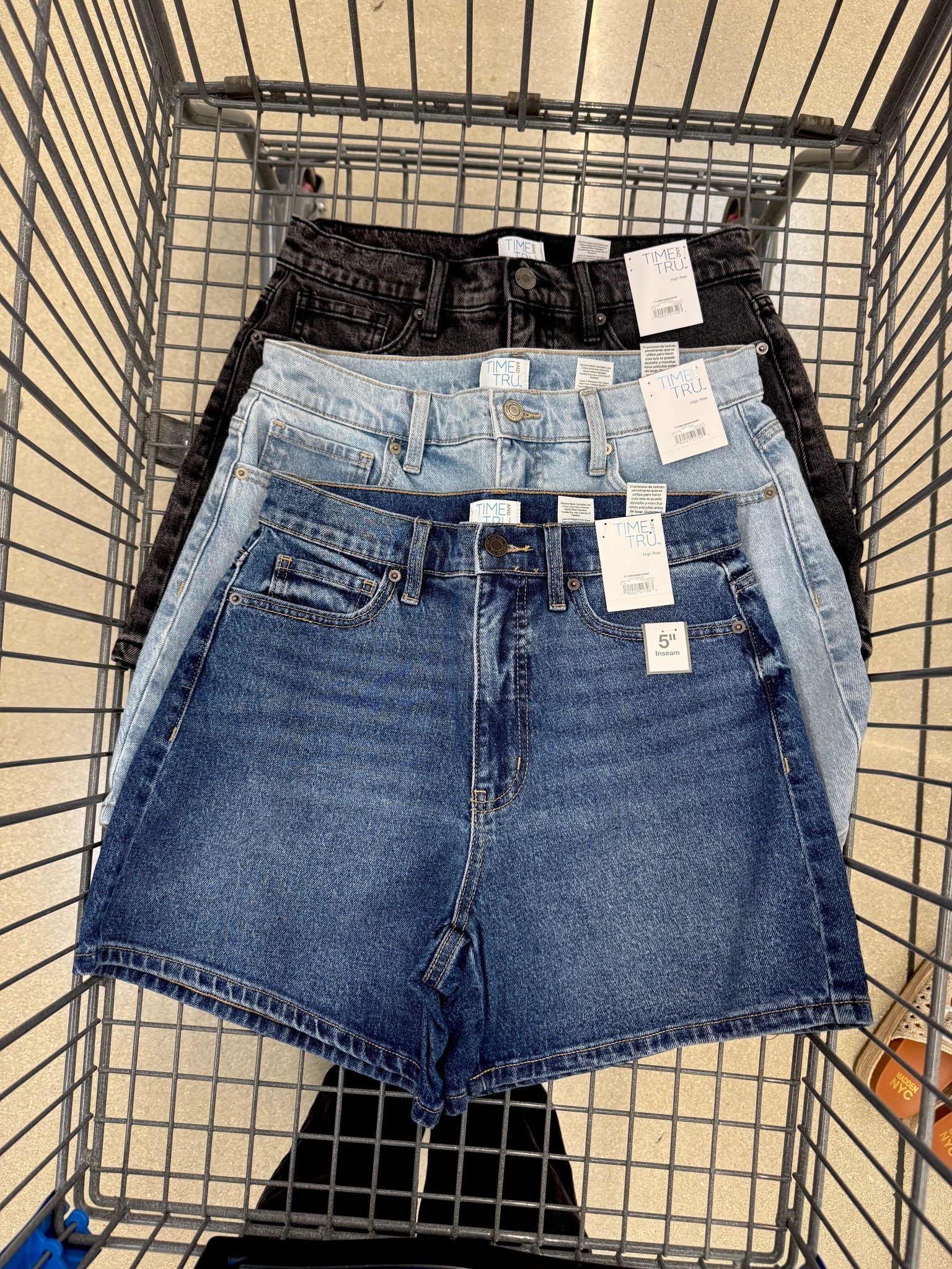 Walmart denim shorts under $20

Walmart fashion, denim shorts, shorts 

#LTKgrwm #LTKootd #LTKFestival