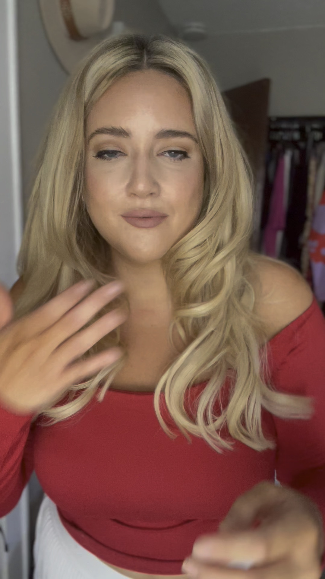 I recorded this video at 8:30 AM and I can still smell the spicy vanilla perfume from Amazon 12 hours later. This stuff is amazing!