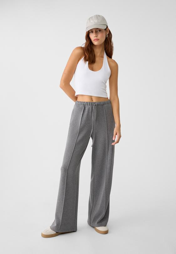 Soft-touch wide-leg trousers with seam detail - Women's fashion | Stradivarius United Kingdom | Stradivarius (UK)