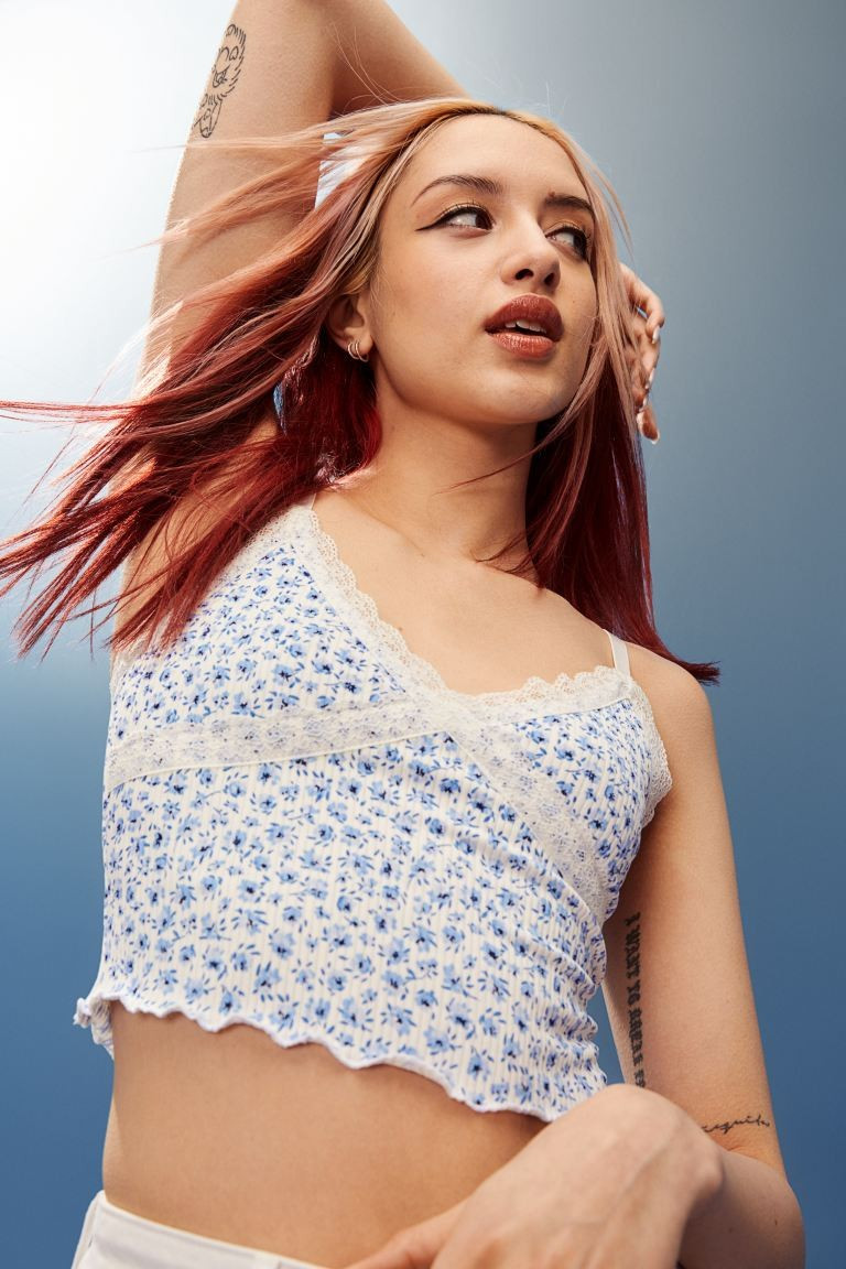 New ArrivalV-neck crop top in ribbed jersey with lace details at top. Extra-narrow, adjustable sh... | H&M (US + CA)