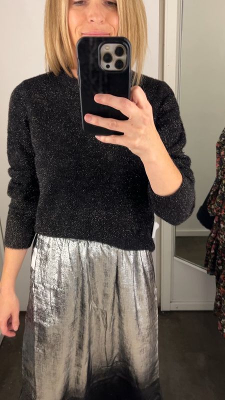 Holiday Party look from Old Navy 🙌🏼 Metallic skirt + black sparkle sweater. So easy and comfortable! Wearing a small in both here- tts. 




Holiday outfits
Metallic silver skirt 

#LTKHoliday #LTKSeasonal #LTKparties