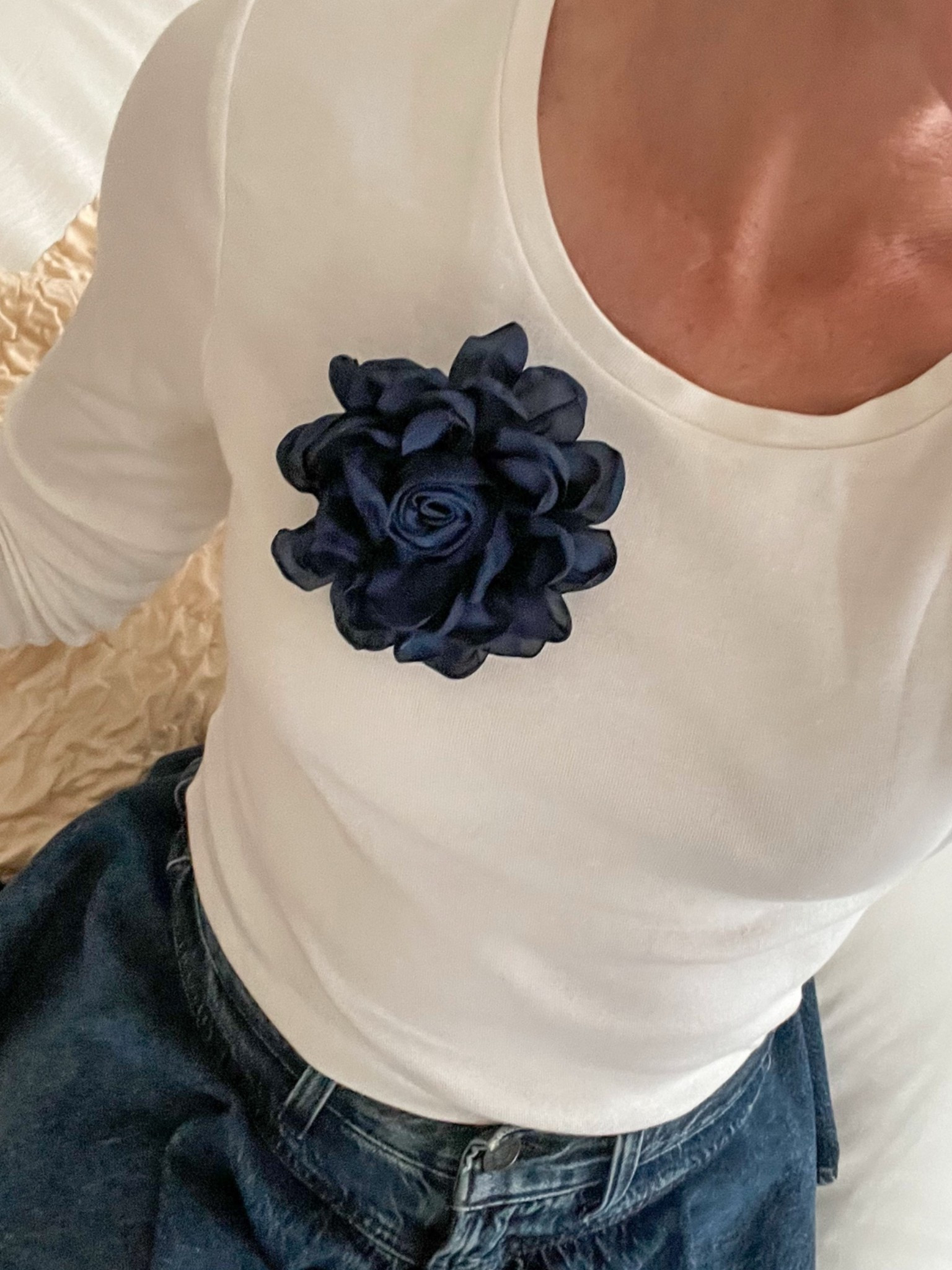 My newest flower brooch obsession! Under $8 and they come in a zillion colors. This is the dark blue shade.

#LTKootd #LTKdayinmylife #LTKmomlife