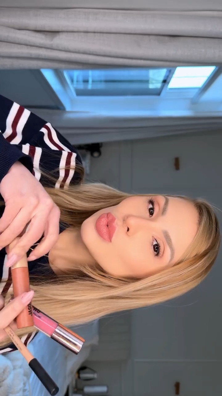 Final touches with @jasonwubeauty 🤍 Current favorite lip combo of my daily makeup! 

#makeuplover #beautycreator #beautyinfluencer #makeuplook #makeup